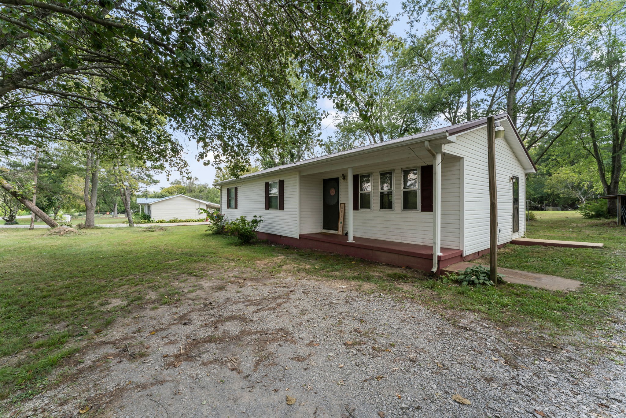 Photo 3 of 23 of 1689 Pleasant Ridge Rd house