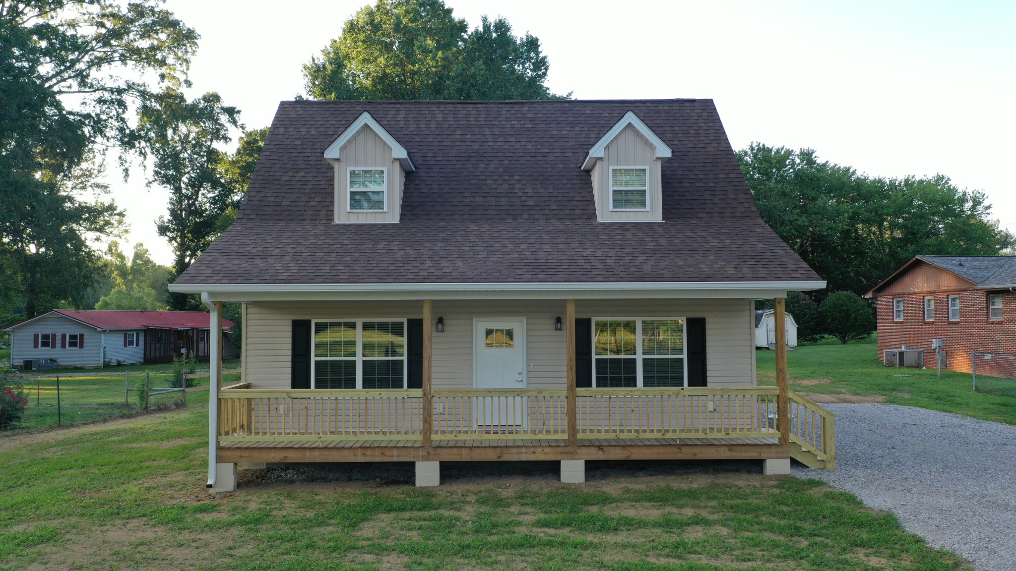 Photo 2 of 21 of 308 Elora Rd house