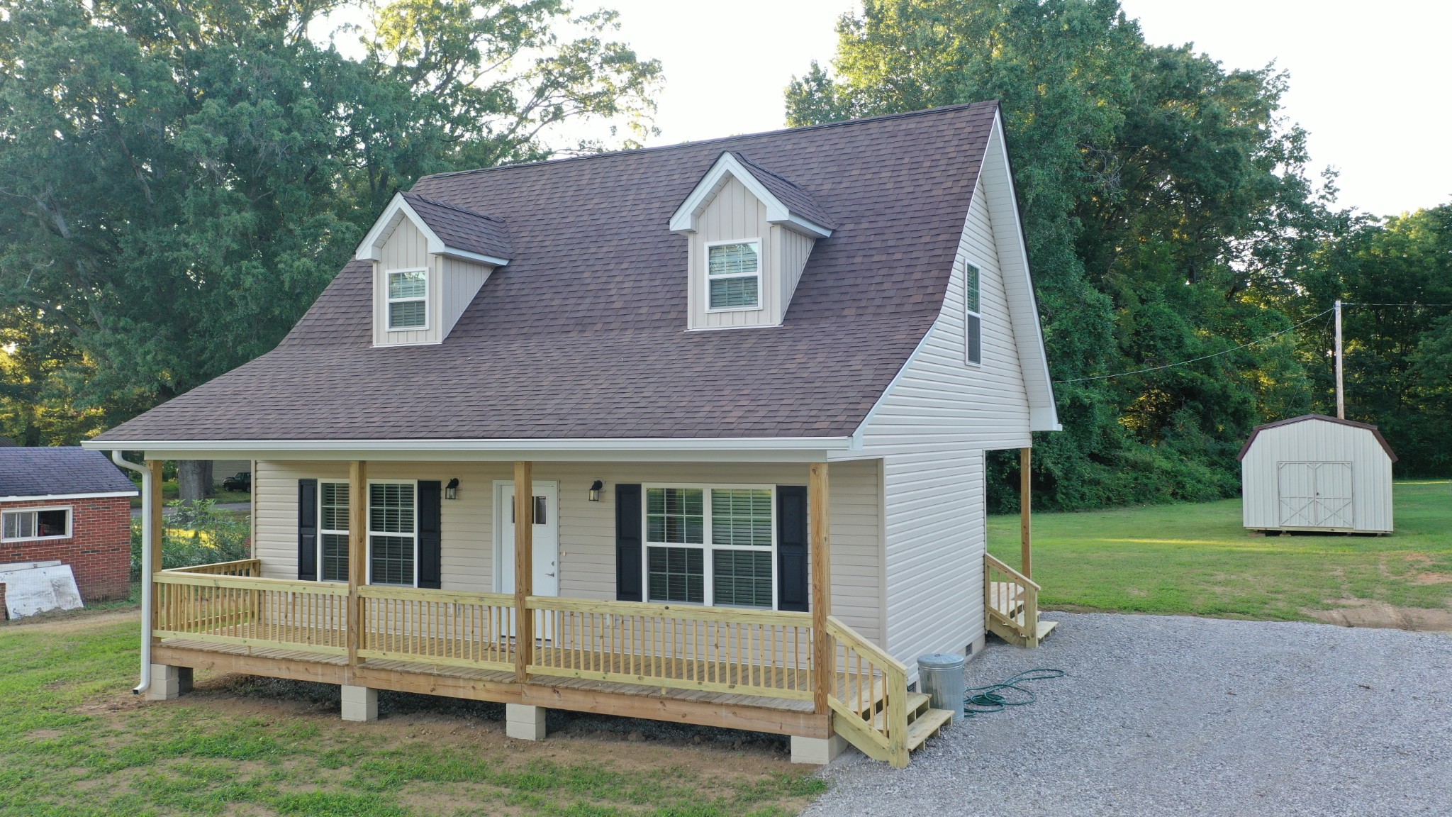 Photo 3 of 21 of 308 Elora Rd house