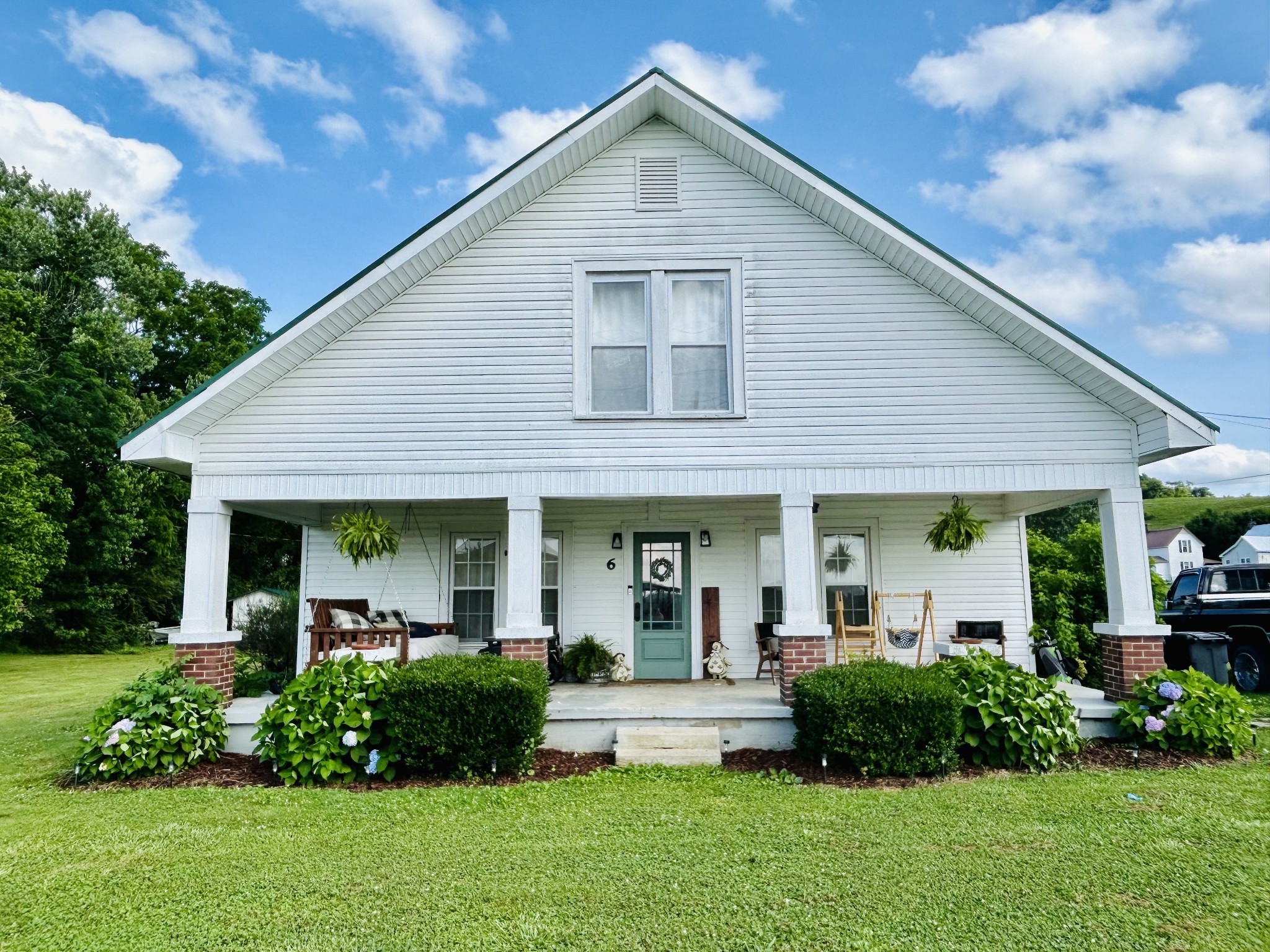 Photo 1 of 1 of 6 Teal Hollow Rd house