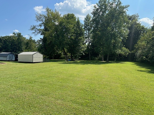 Photo 6 of 33 of 503 Howell Hill Rd mobile home