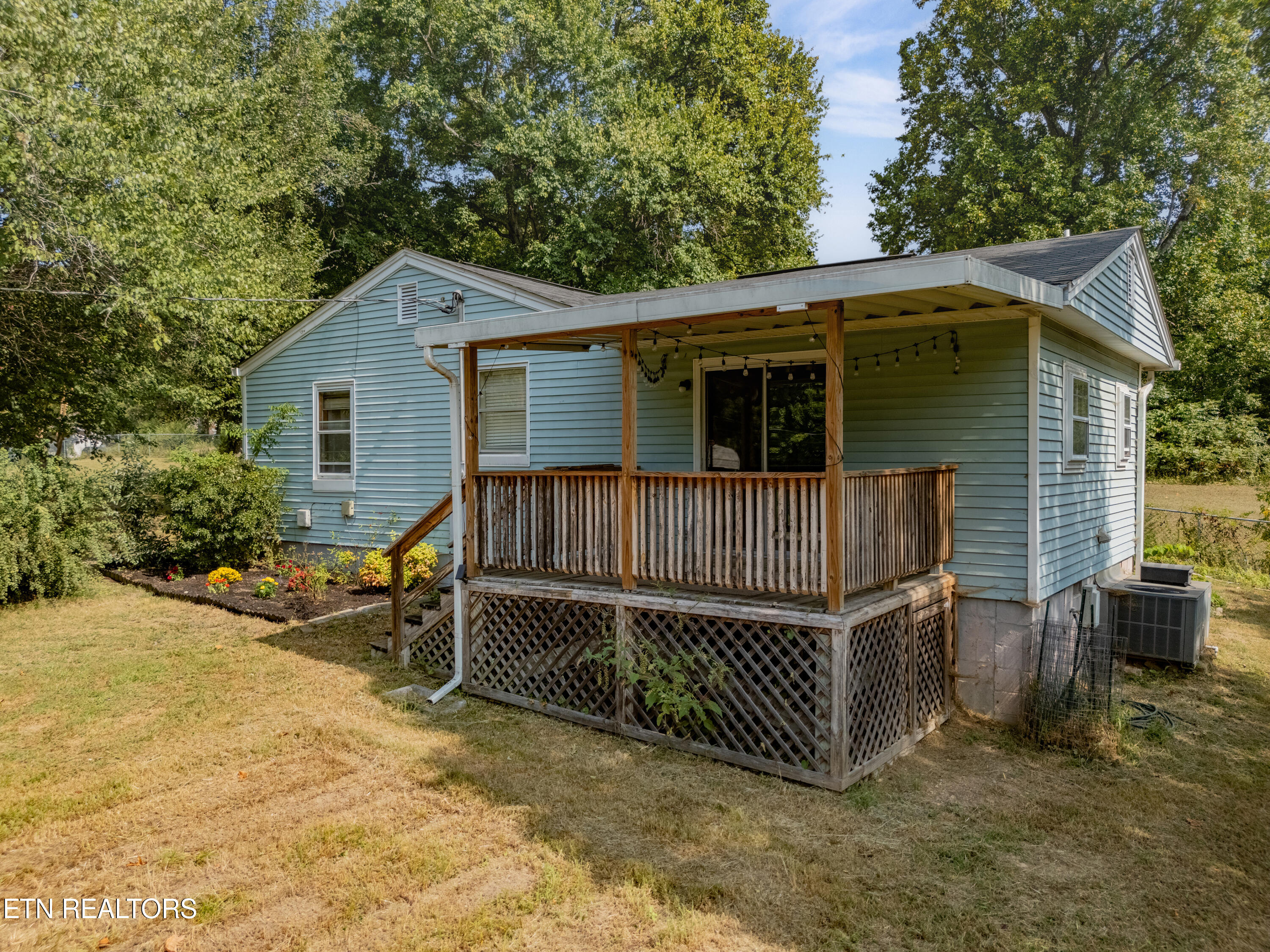 Photo 4 of 37 of 2614 Woods Smith Rd house