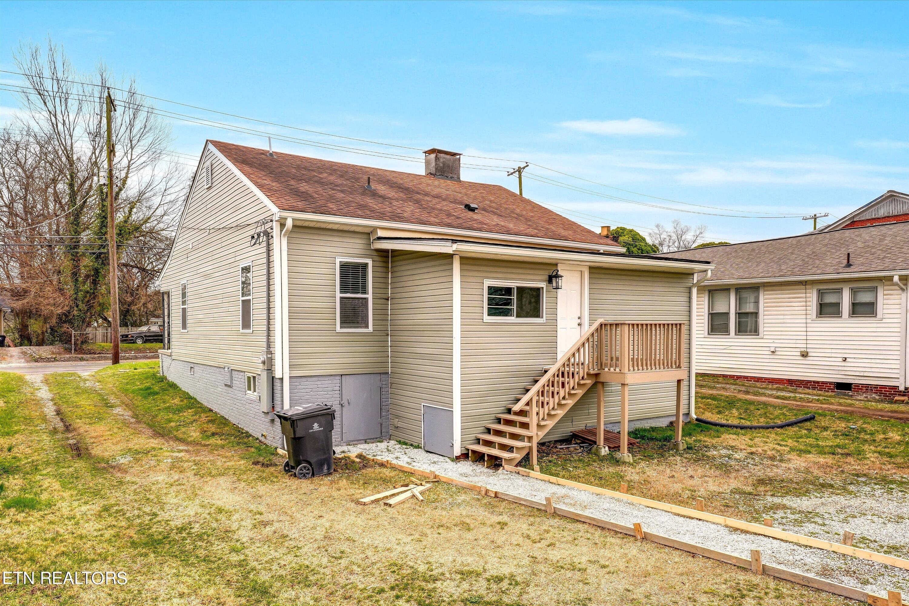 Photo 19 of 21 of 4131 Holston Drive house