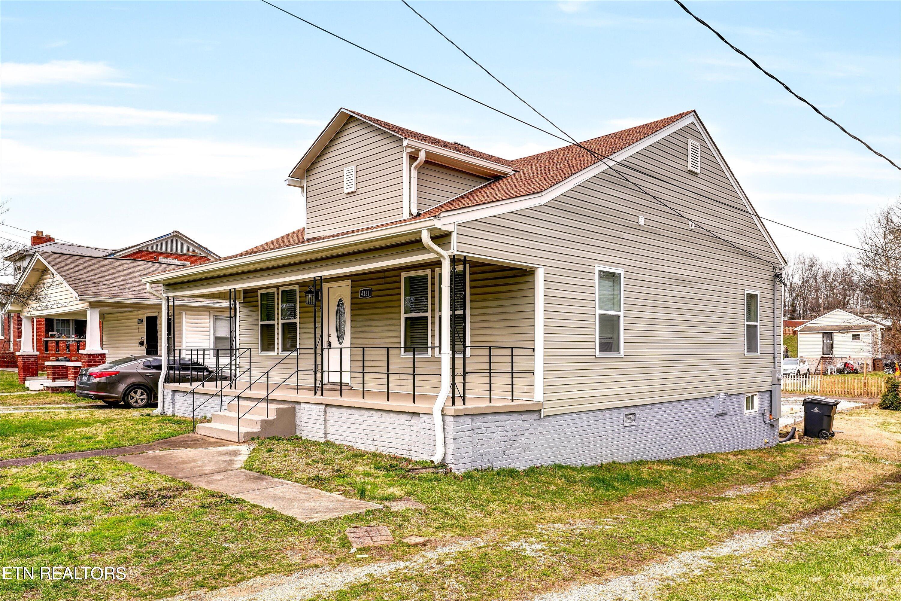 Photo 3 of 21 of 4131 Holston Drive house