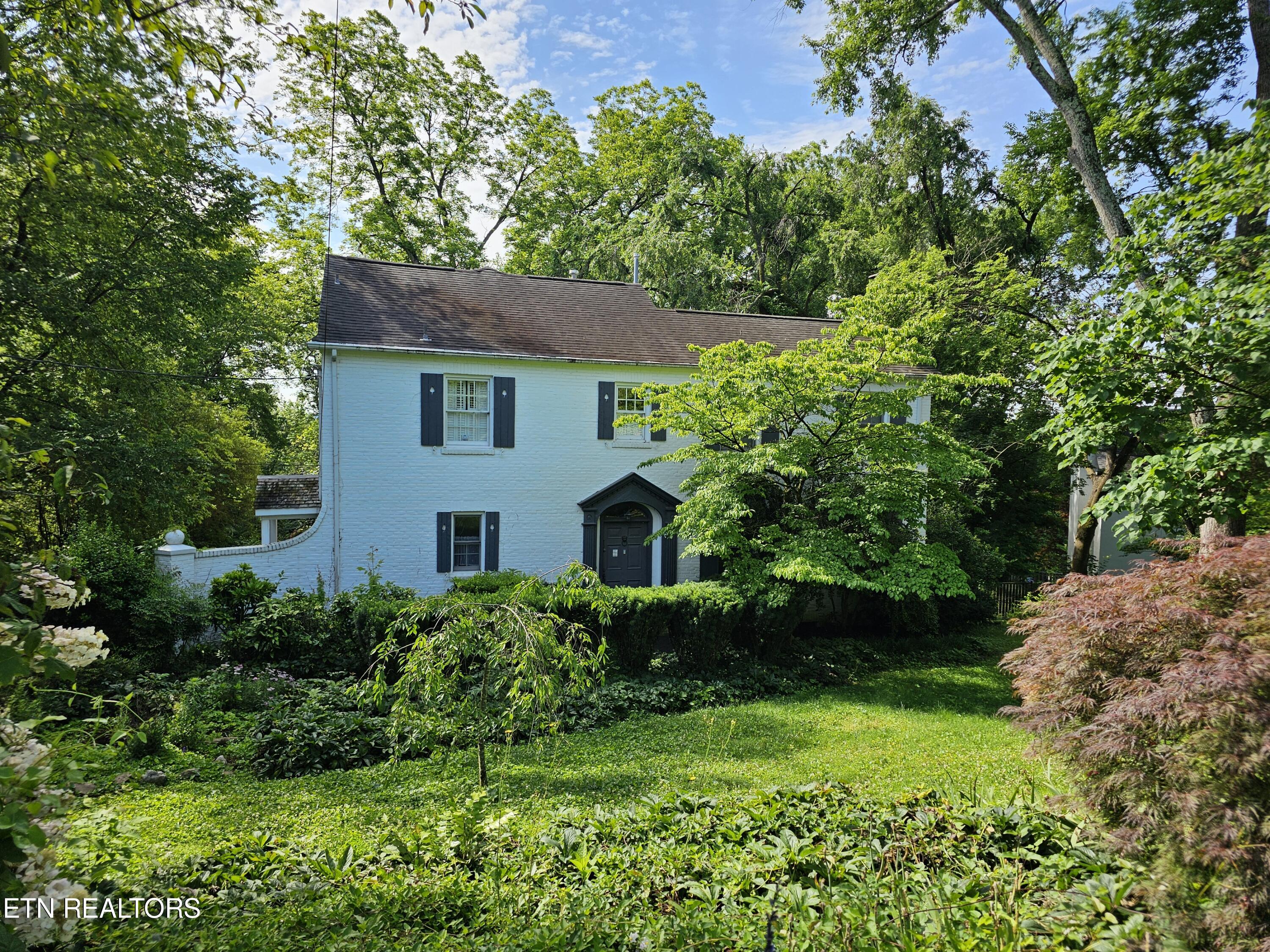 Photo 1 of 18 of 942 Scenic Drive house