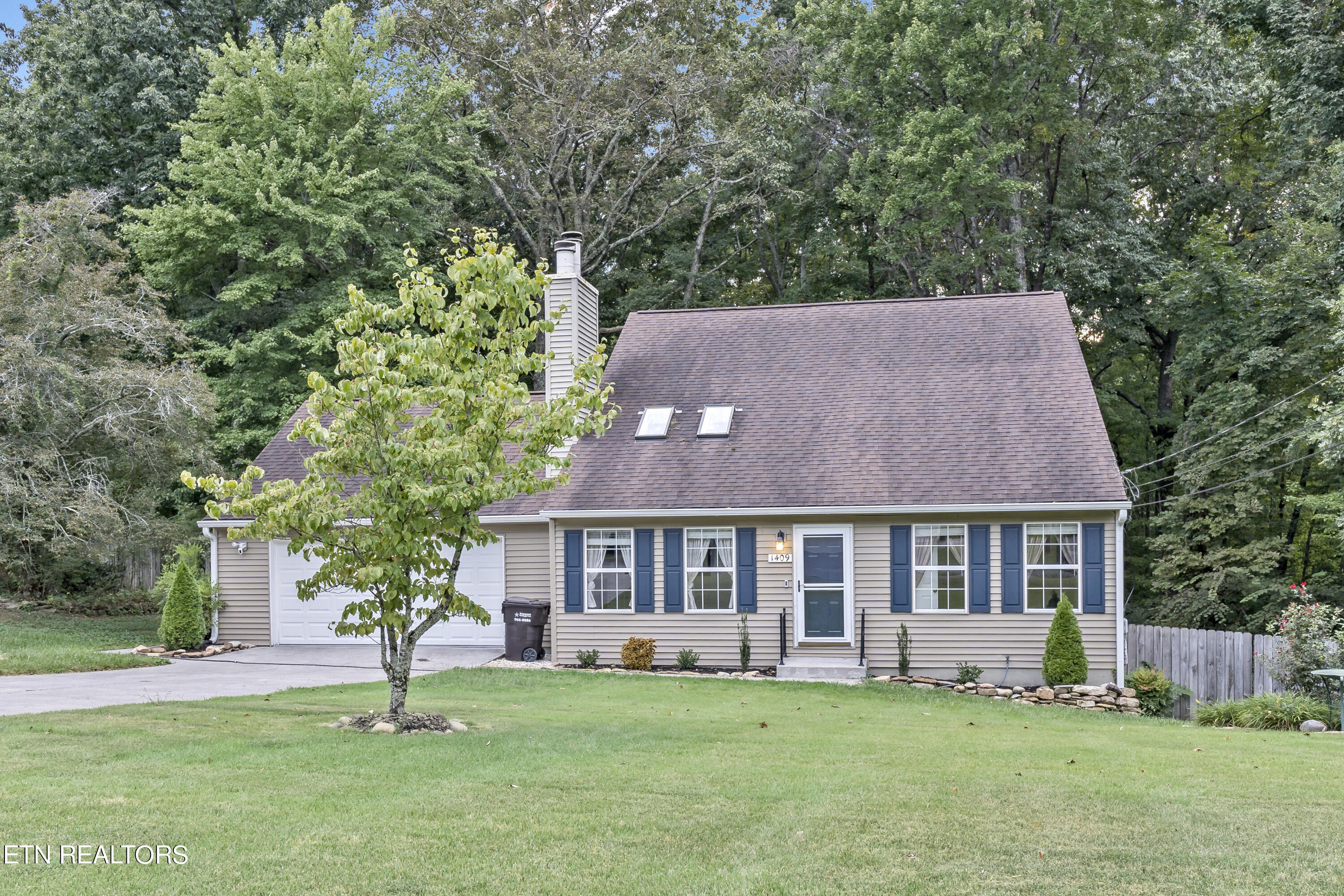 Photo 43 of 43 of 1409 Springwood Circle house