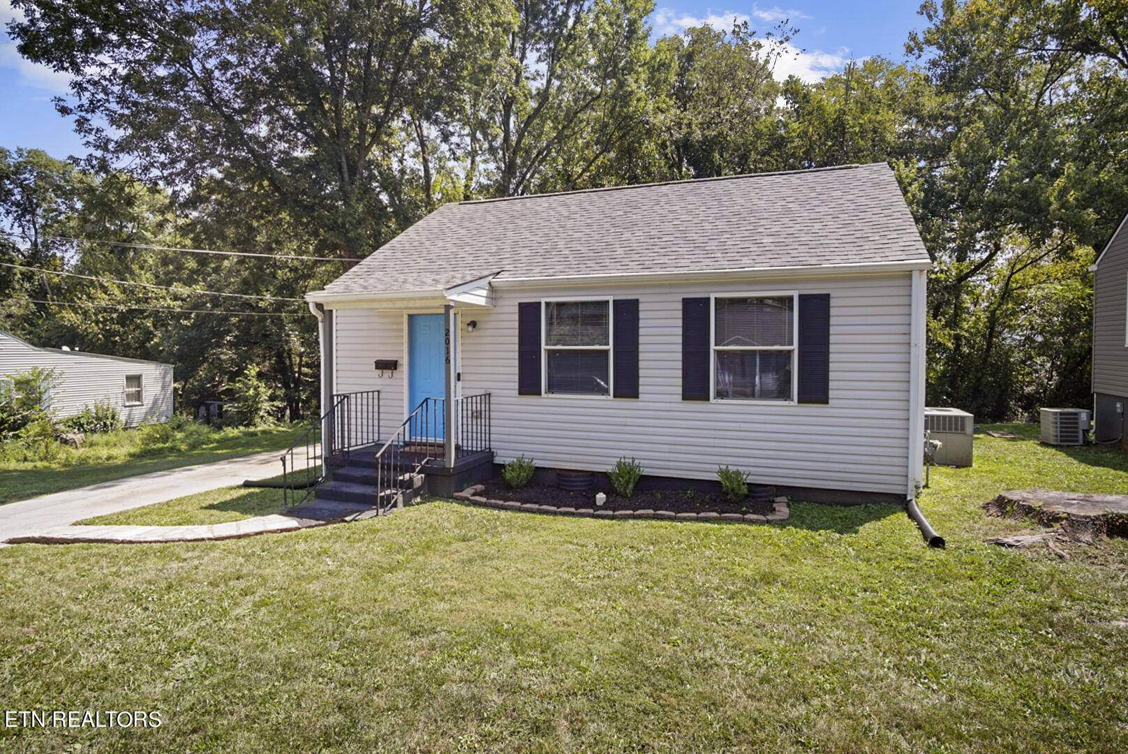 Photo 2 of 17 of 2016 Seminole Ave house