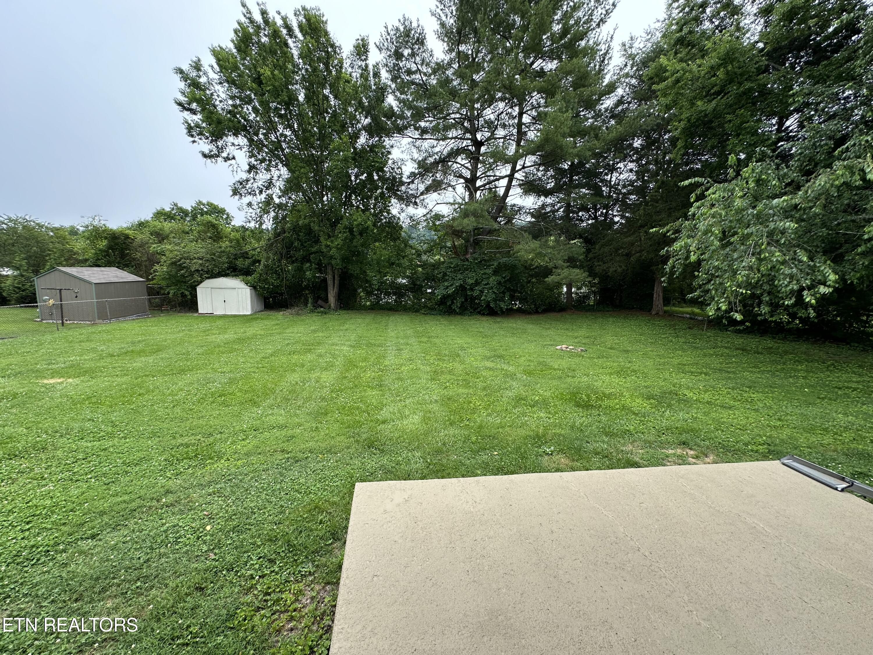 Photo 5 of 12 of 2320 Yorkcrest Drive house