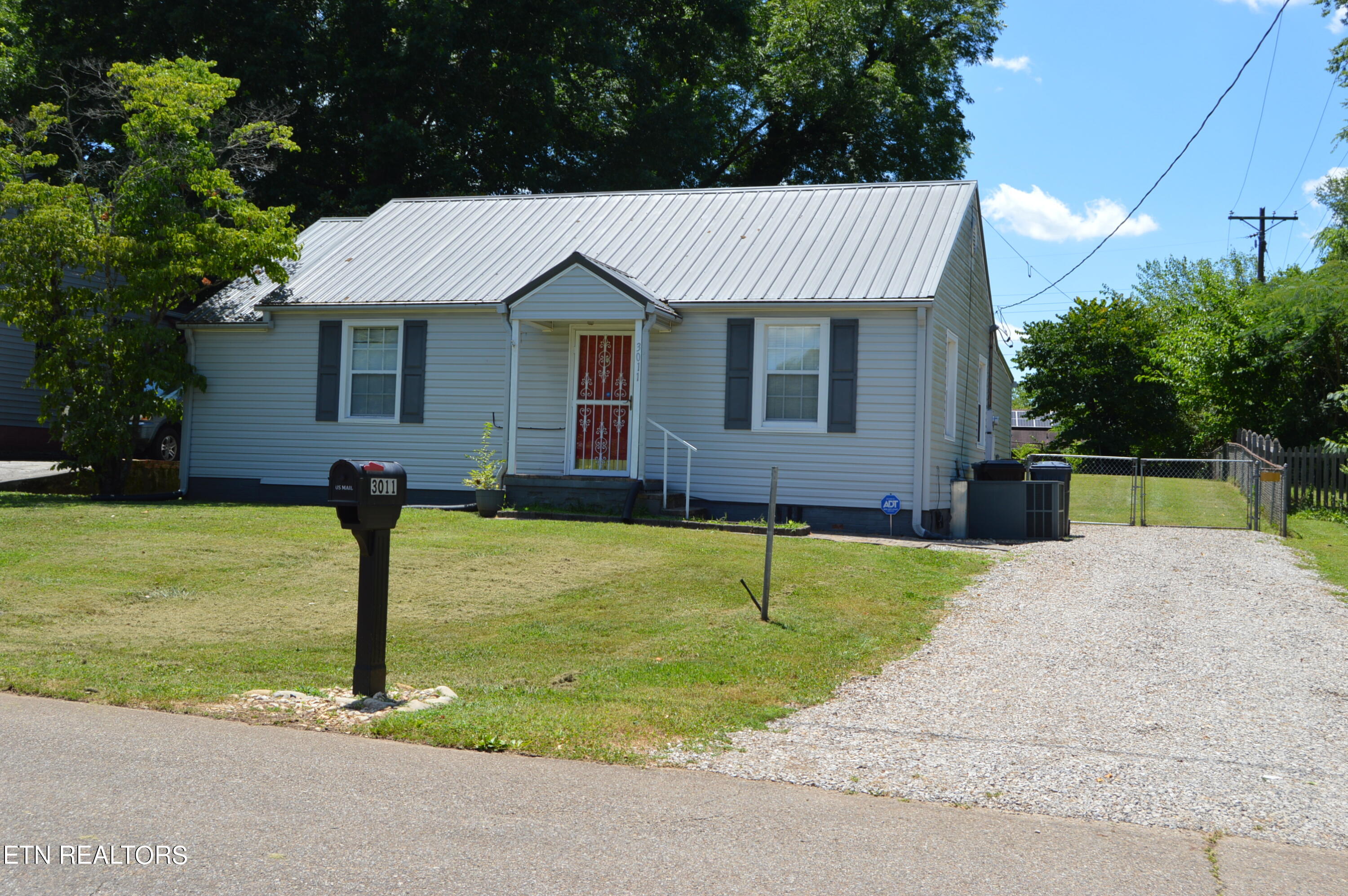 Photo 1 of 17 of 3011 Hackman St house