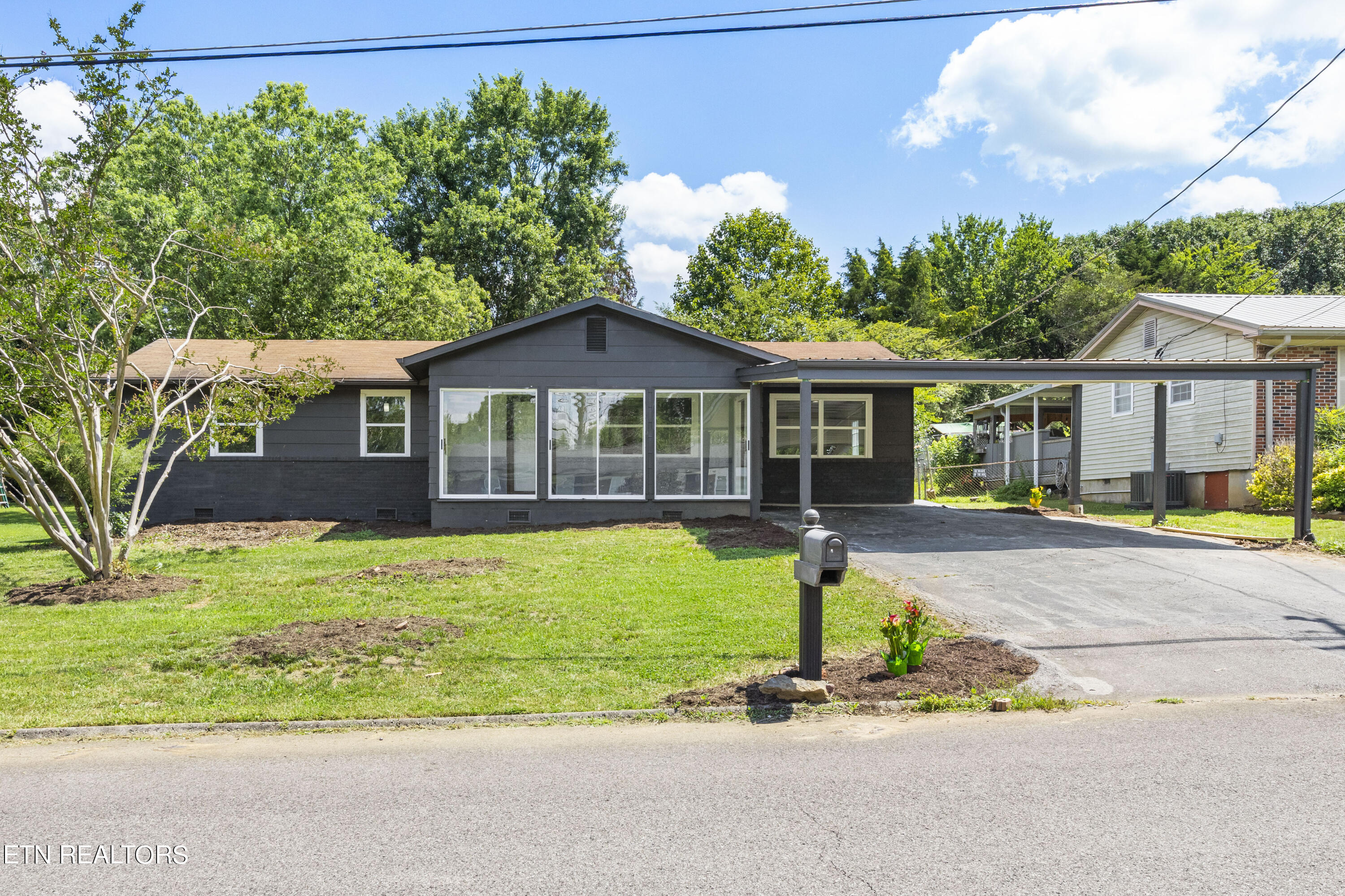 Photo 5 of 26 of 7228 Elmbrook Lane house