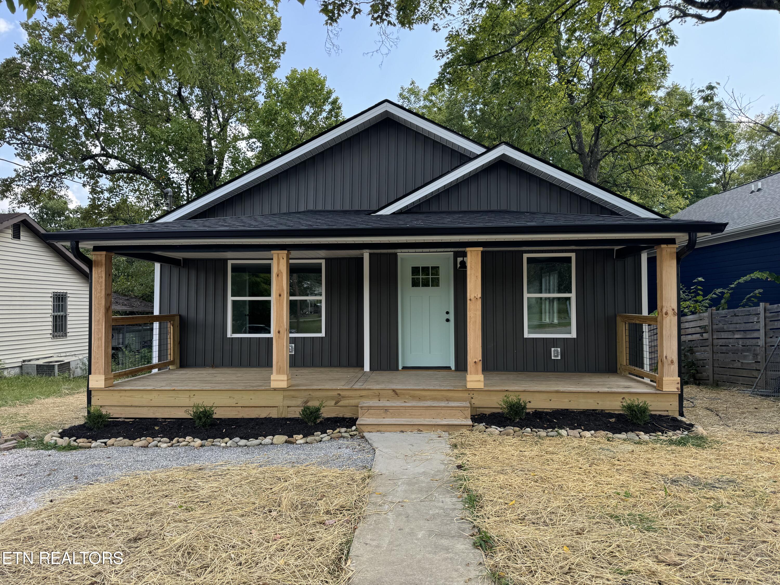 Photo 1 of 2 of 4002 Seahorn Ave house