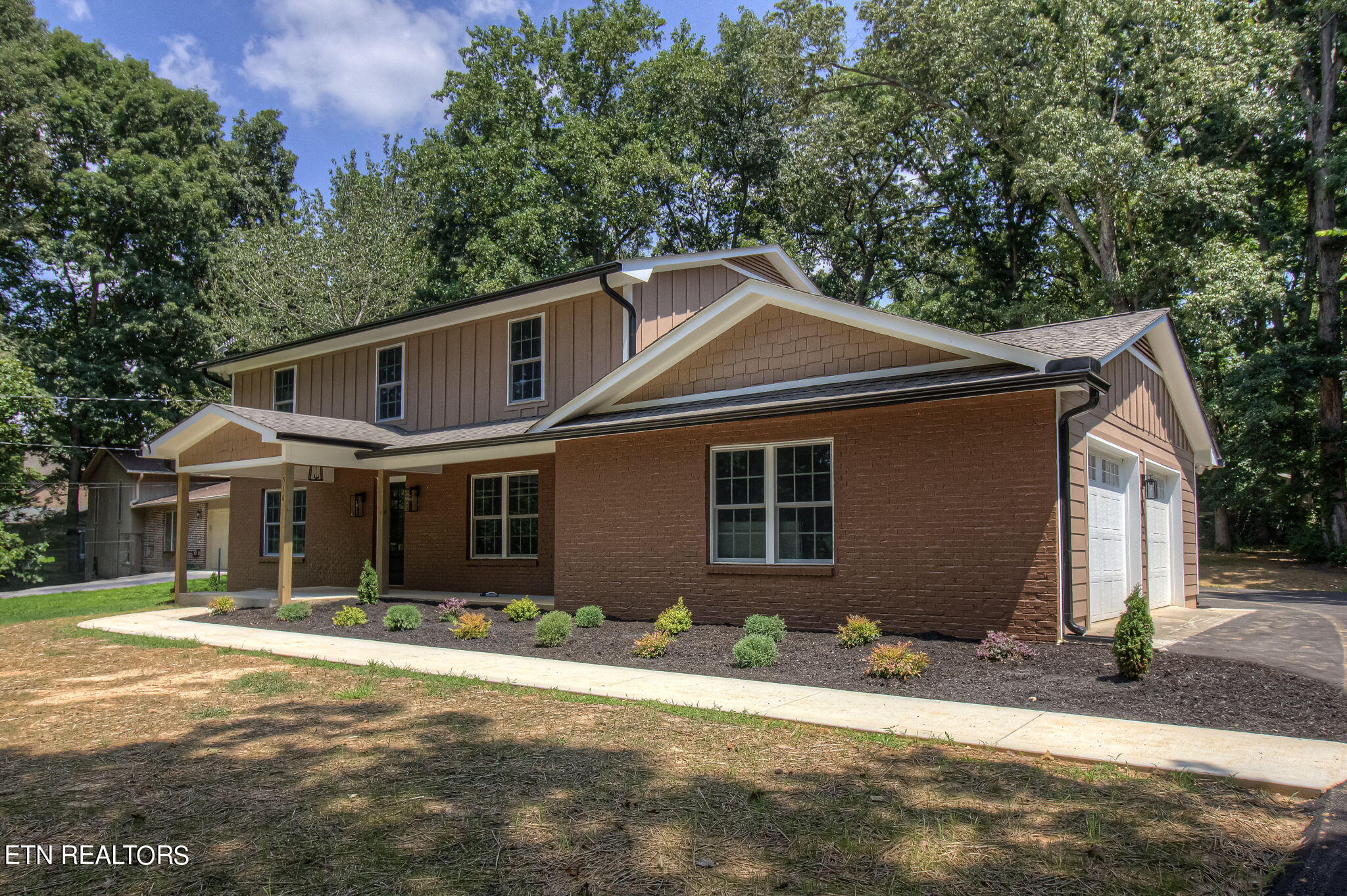 Photo 4 of 45 of 516 Golden Harvest Rd house