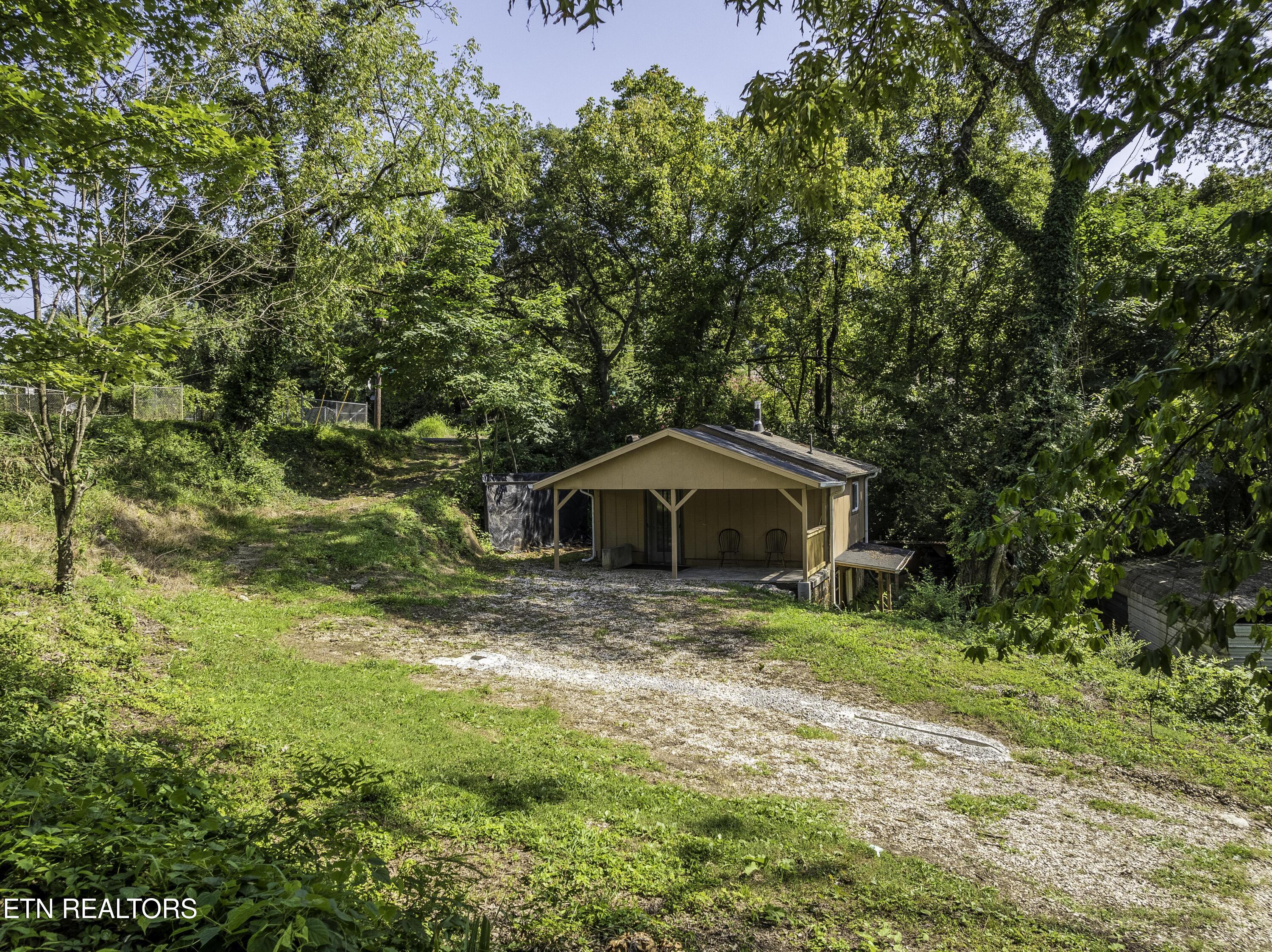 Photo 16 of 17 of 4128 Skyline Drive house