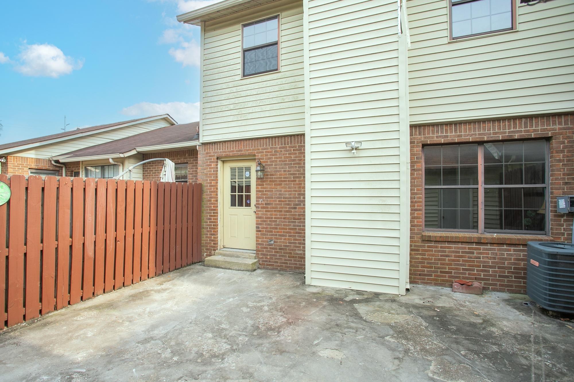 Photo 42 of 50 of 502 Colony Trace Ct townhome