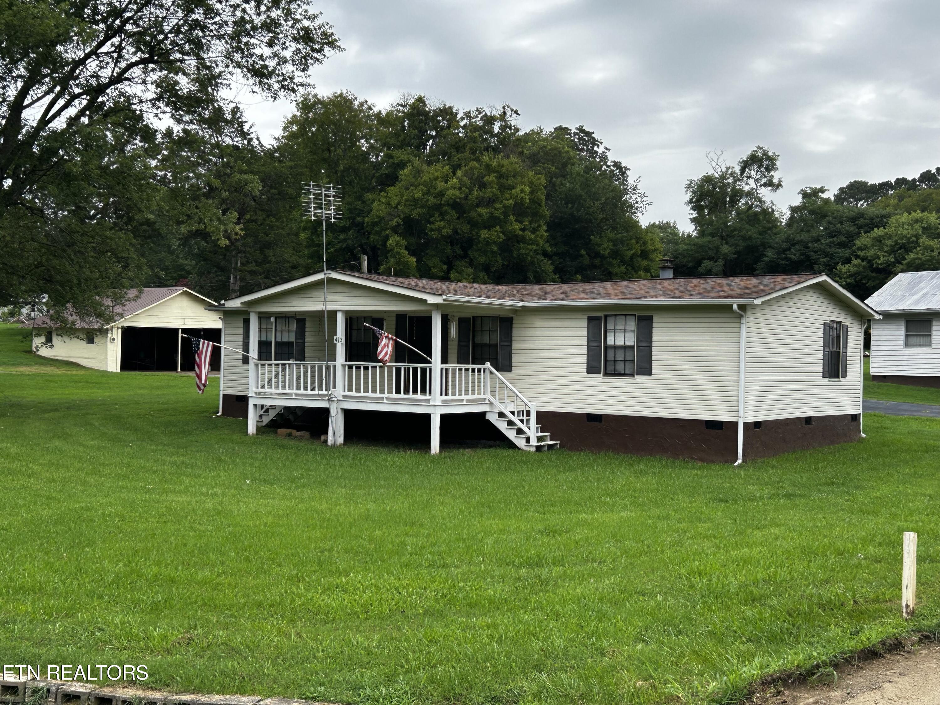 Photo 2 of 31 of 413 Mill St mobile home