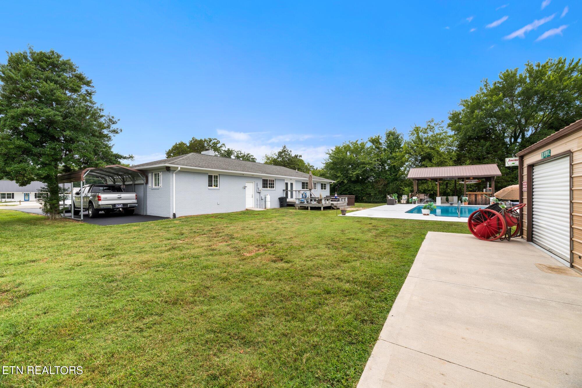 Photo 34 of 46 of 1201 S Tellico St house