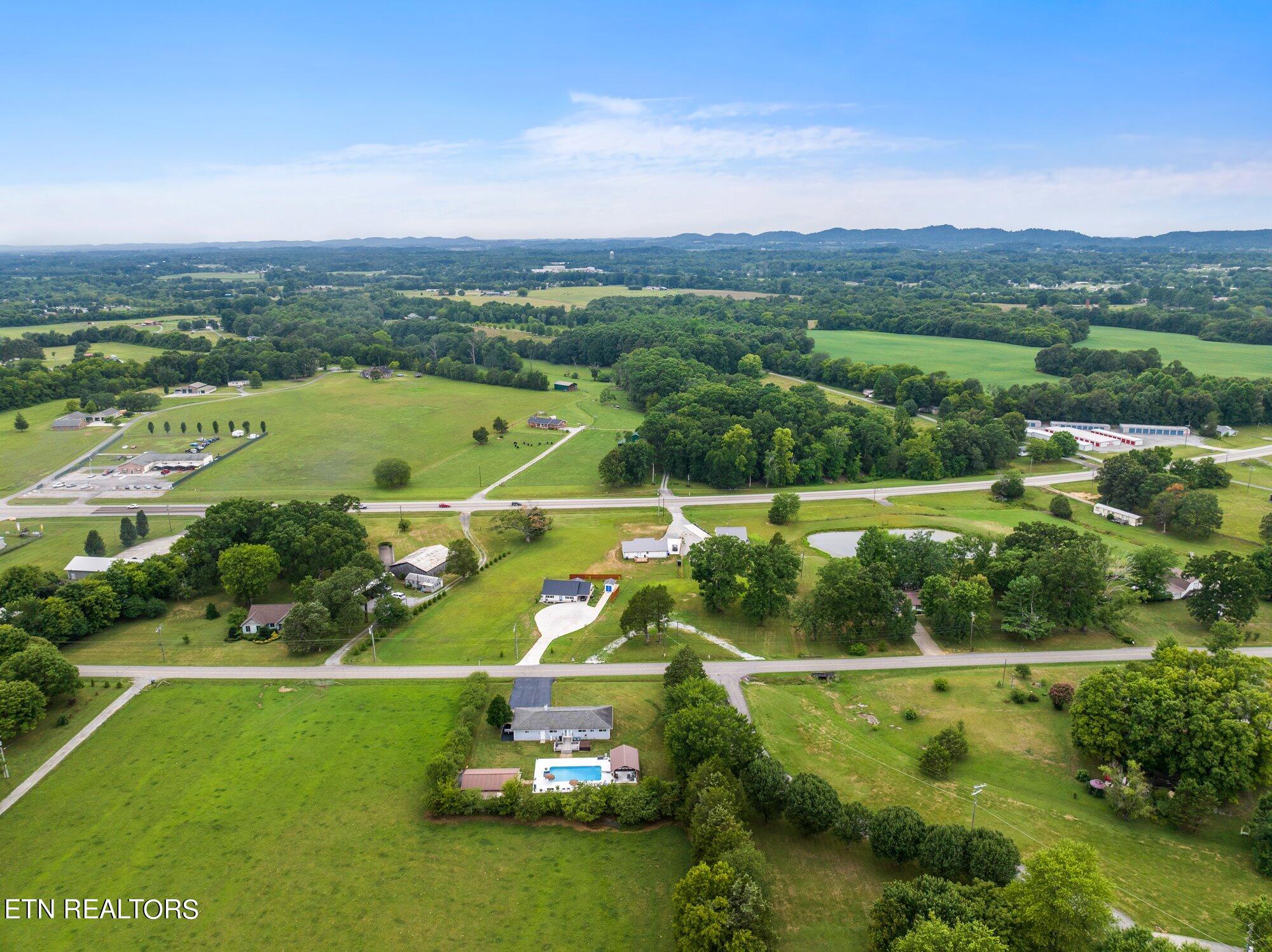 Photo 40 of 46 of 1201 S Tellico St house