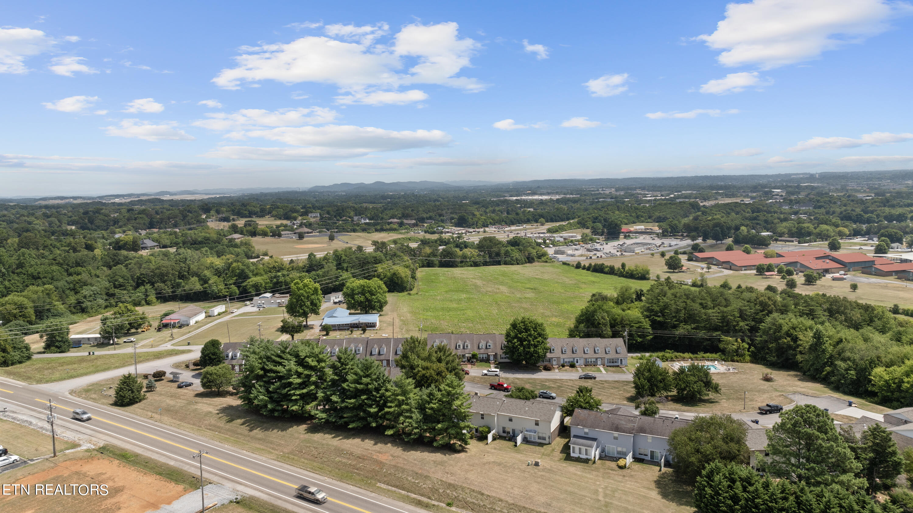 Photo 27 of 29 of 1736 William Blount Drive condo