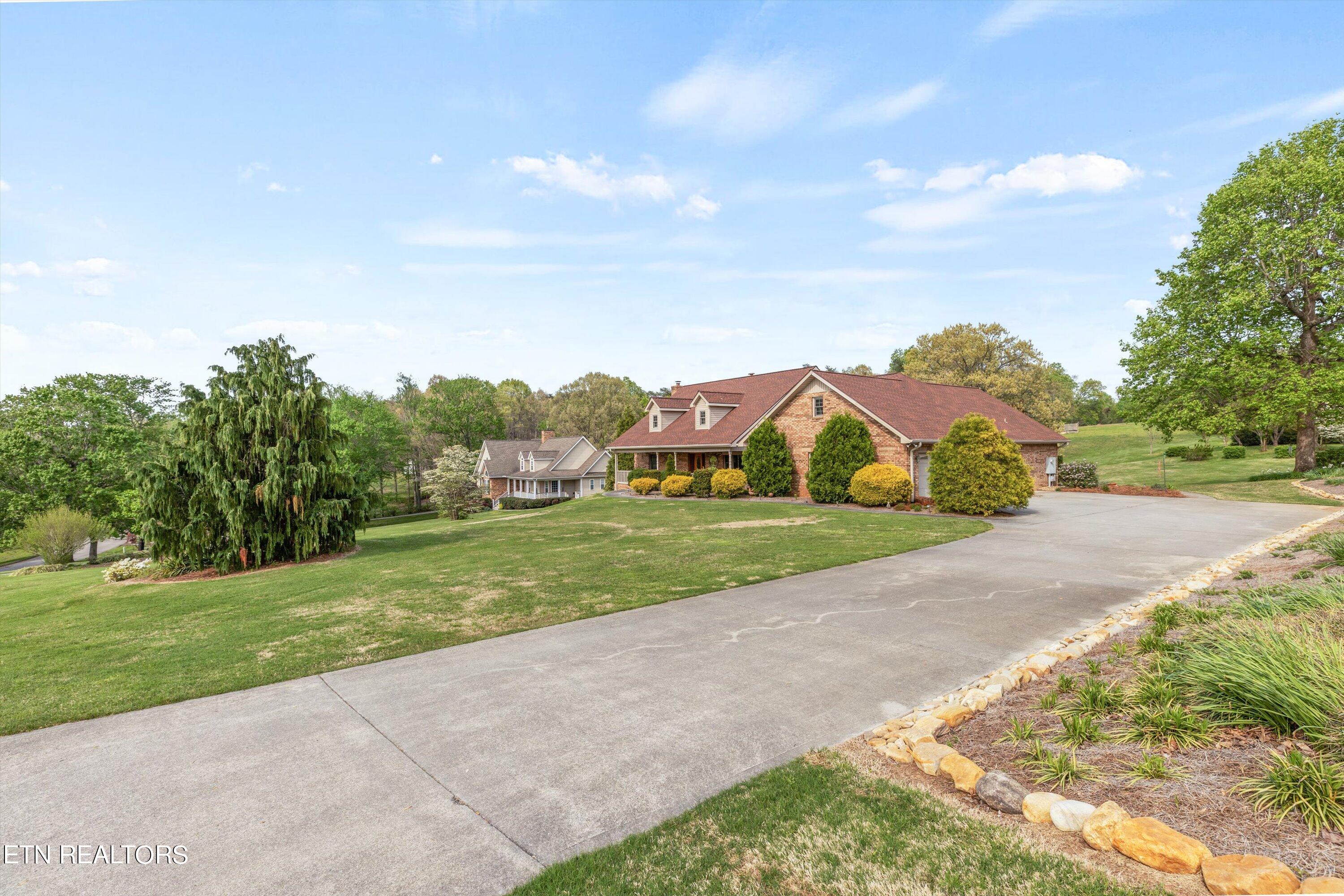 Photo 2 of 48 of 2142 Bolinger Rd house