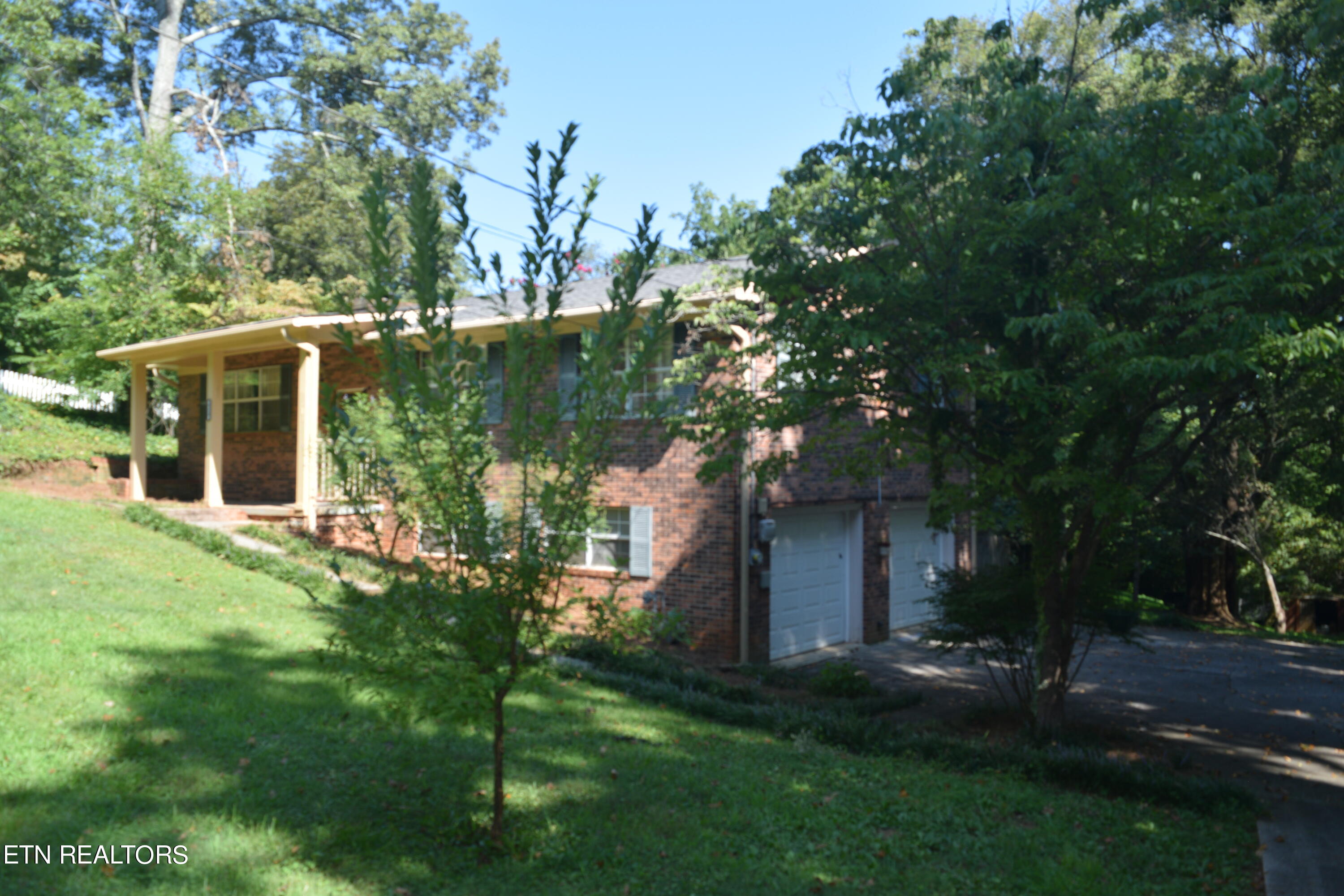 Photo 3 of 42 of 713 Greenwood Drive house