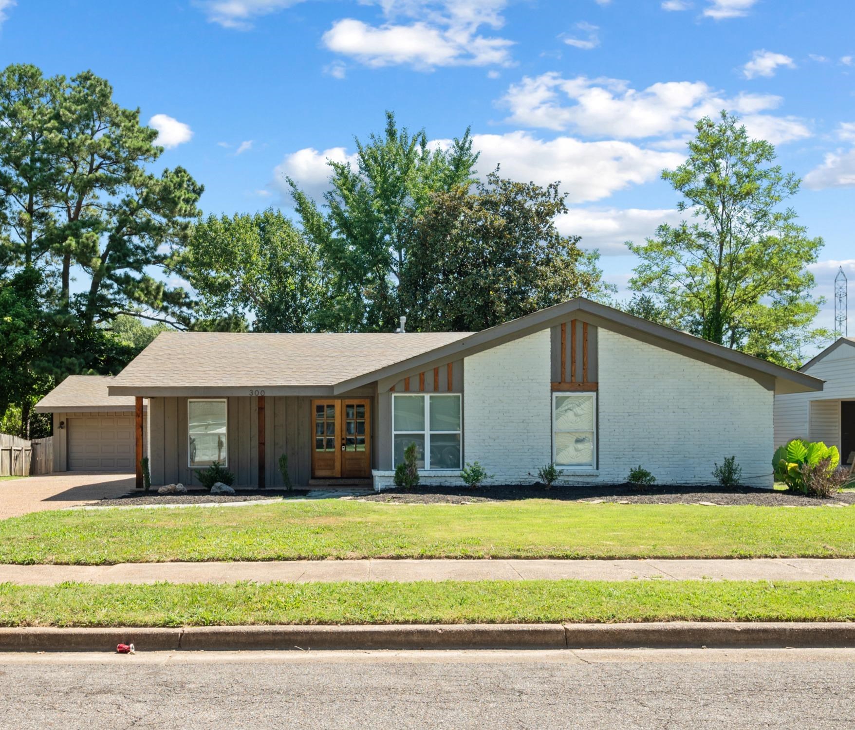 Photo 2 of 19 of 300 COLEGROVE ST house