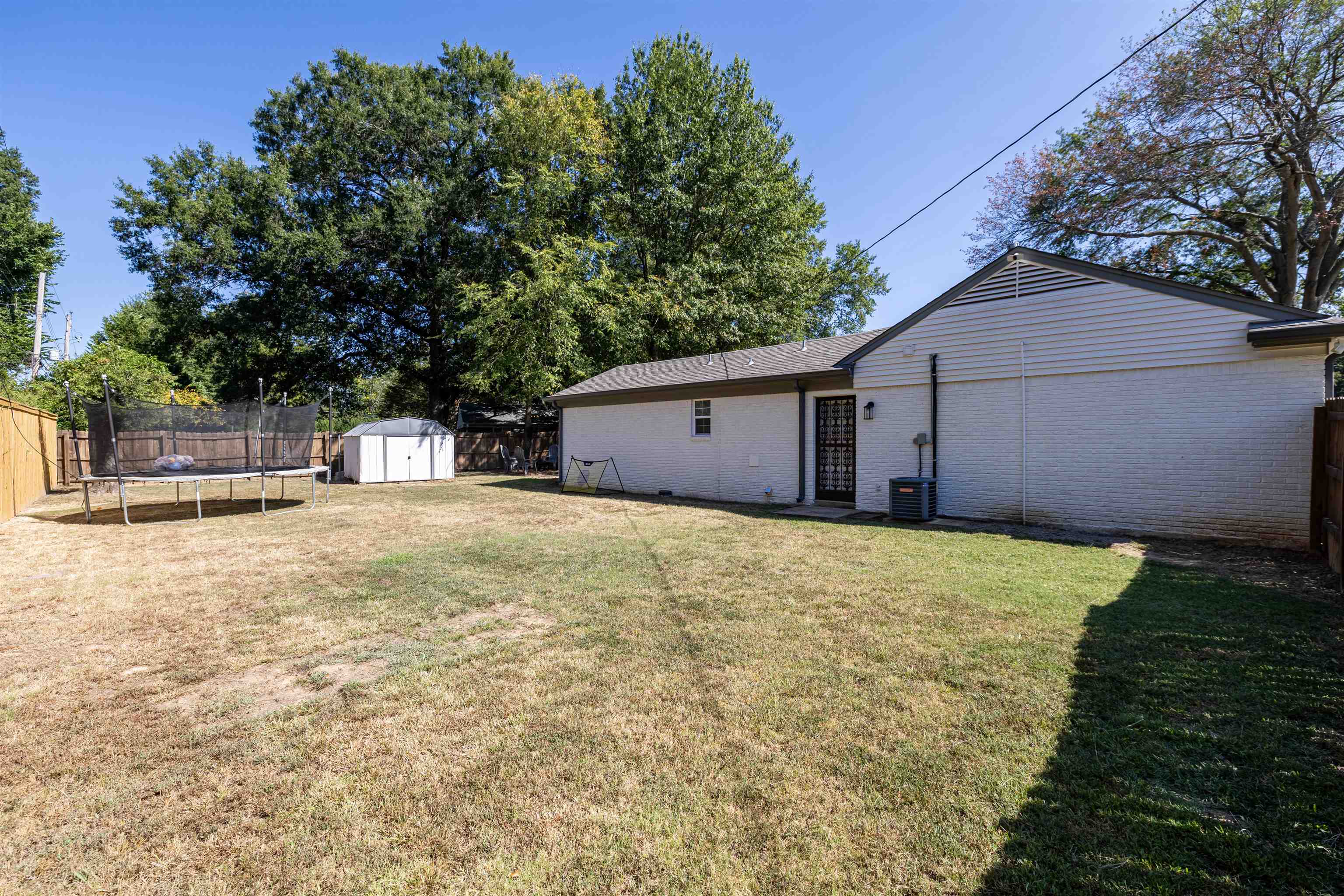 Photo 8 of 40 of 5176 WHITECLIFF DR house