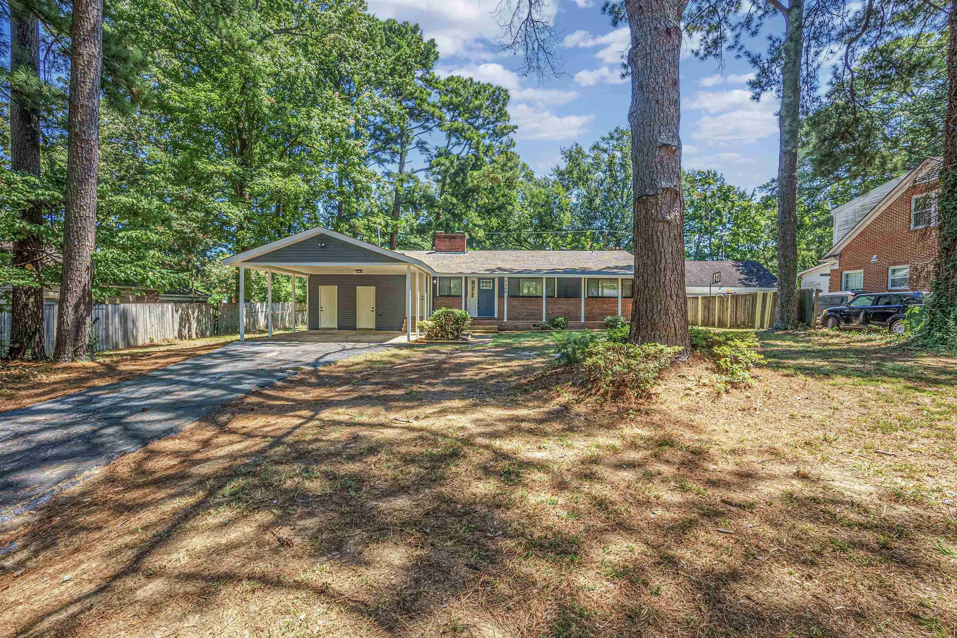 Photo 1 of 25 of 2966 GLENGARRY RD house