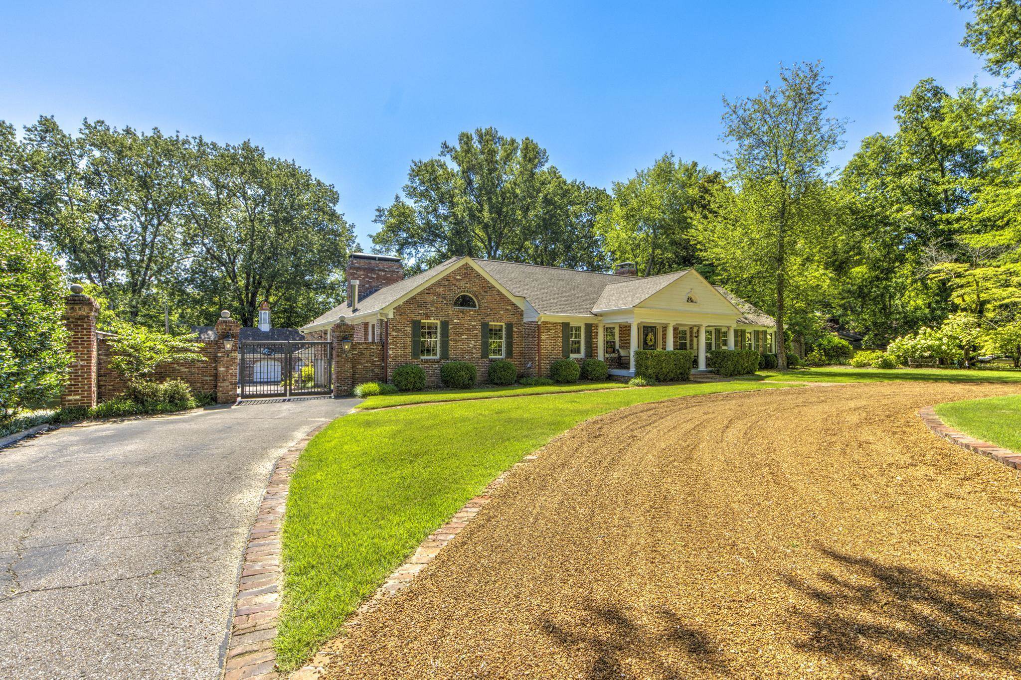 Photo 1 of 40 of 370 GREENWAY RD house