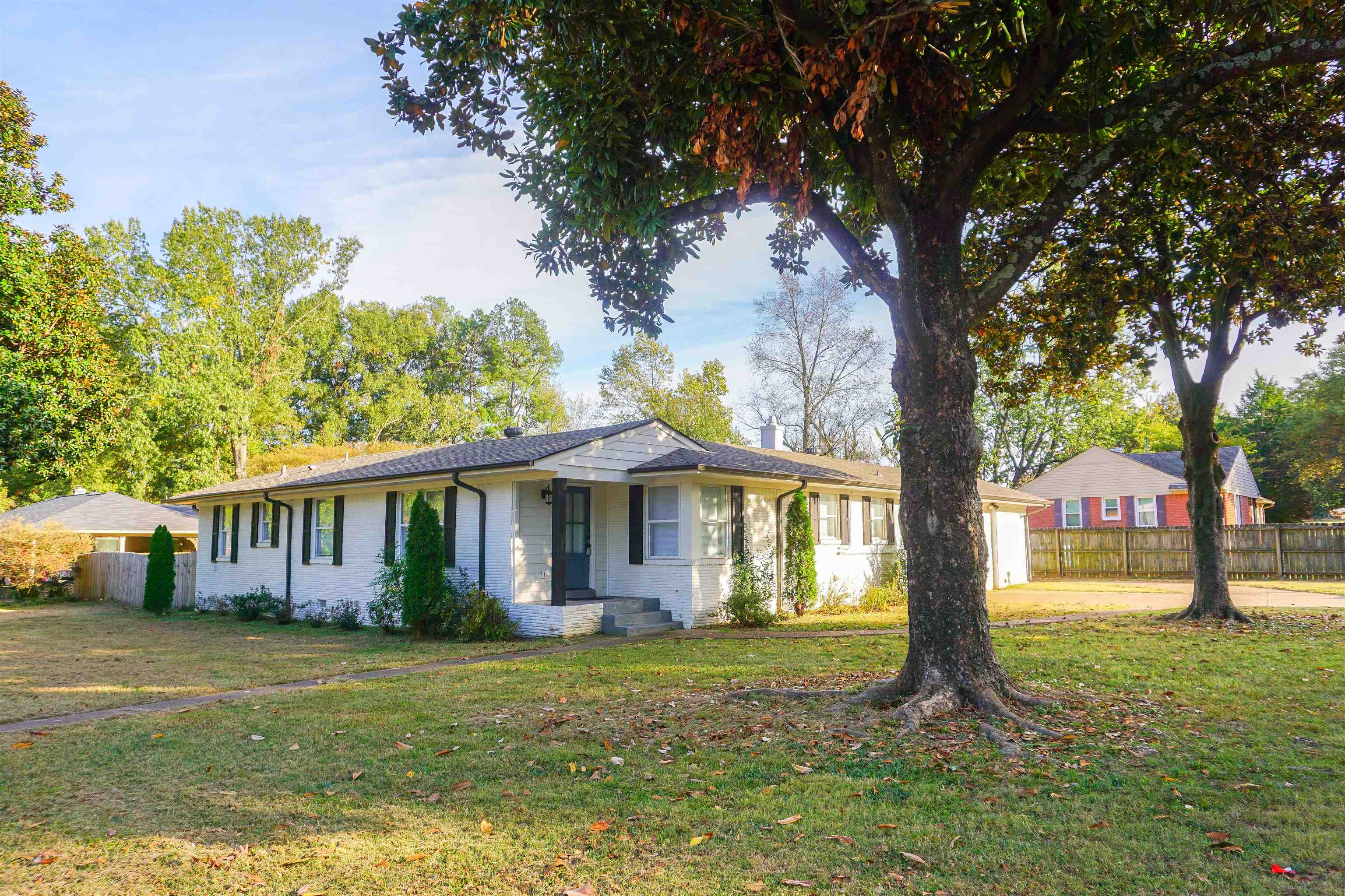 Photo 1 of 15 of 90 N MENDENHALL RD house