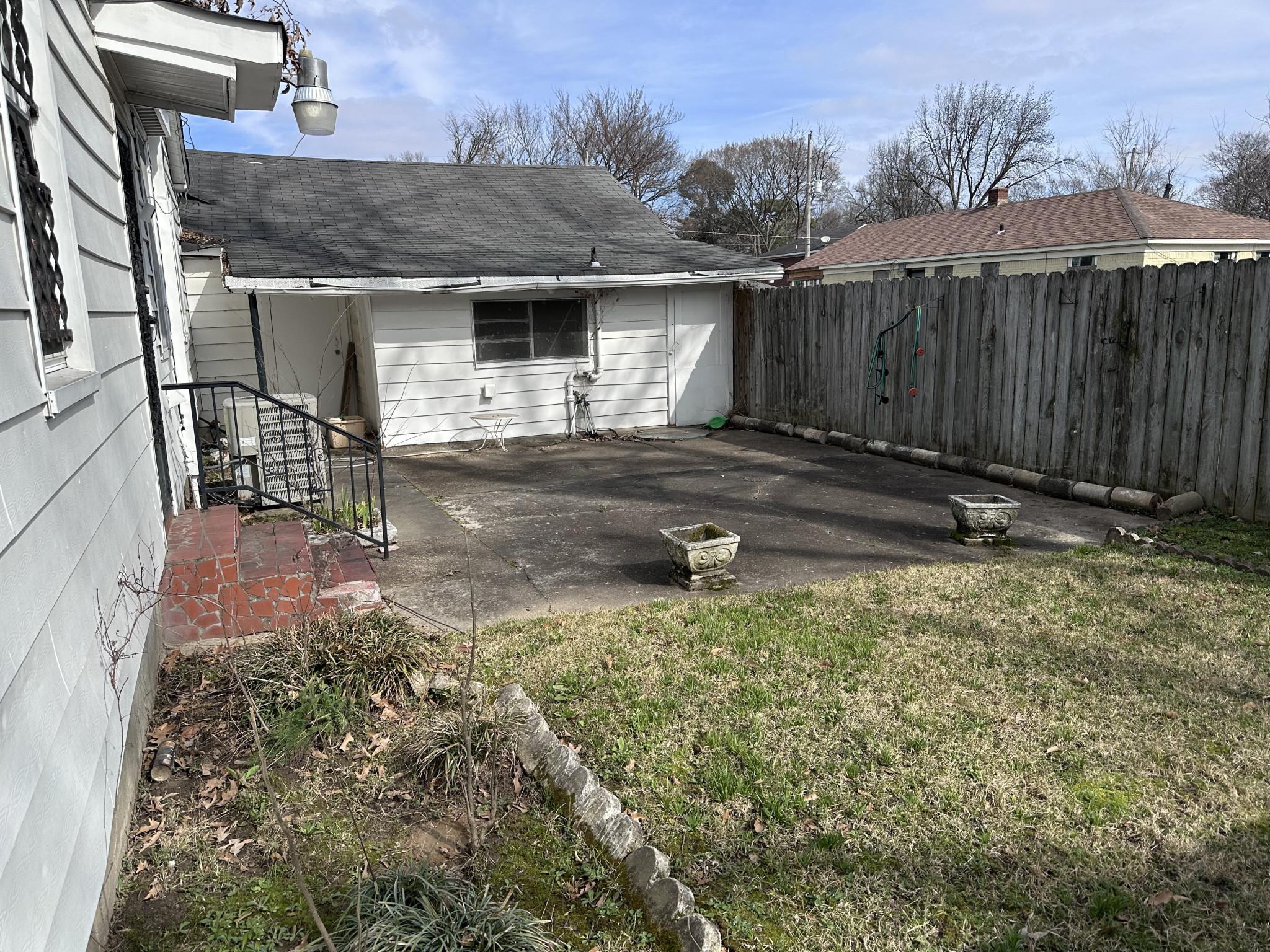 Photo 11 of 13 of 1500 HYDE PARK BLVD townhome