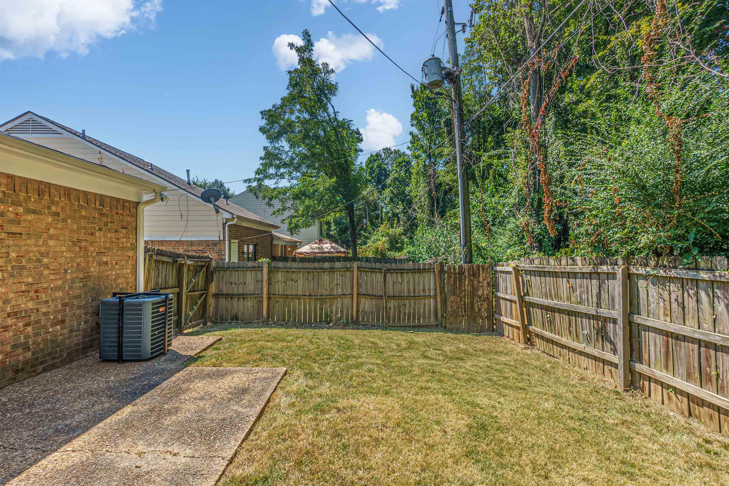 Photo 19 of 19 of 4249 CEDARTREE DR townhome