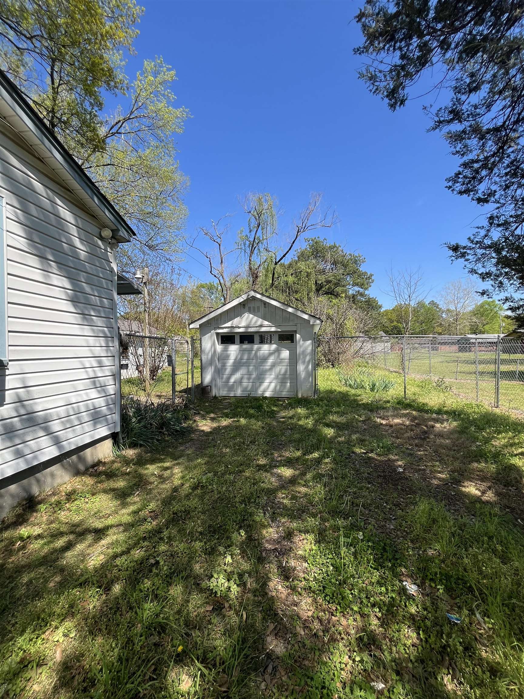 Photo 7 of 7 of 4798 SOUTHAVEN RD house