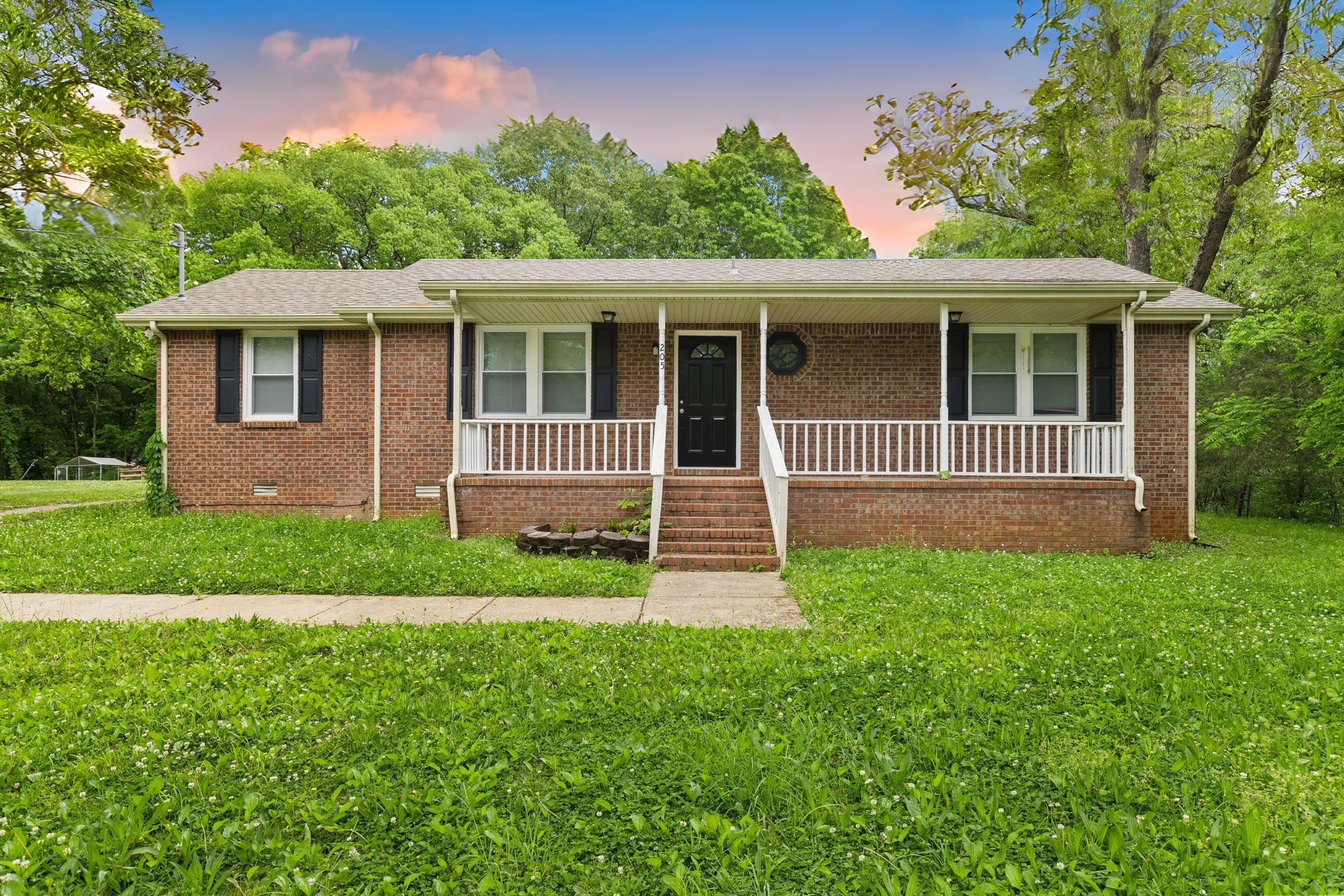 Photo 1 of 28 of 205 Woodbury St house