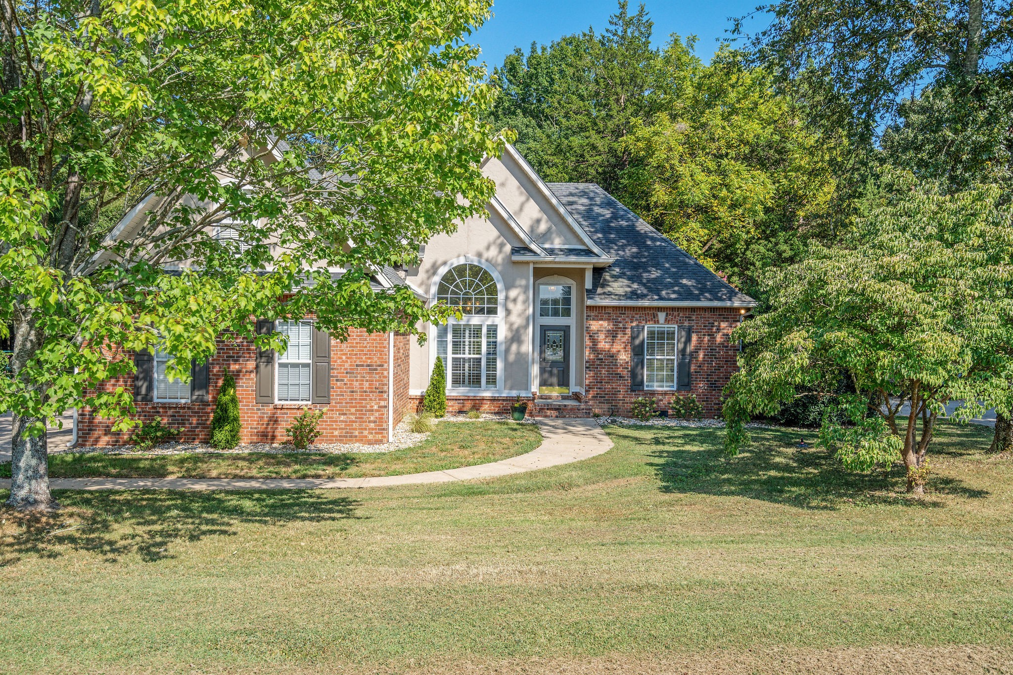 Photo 1 of 42 of 106 Royal Glen Blvd house