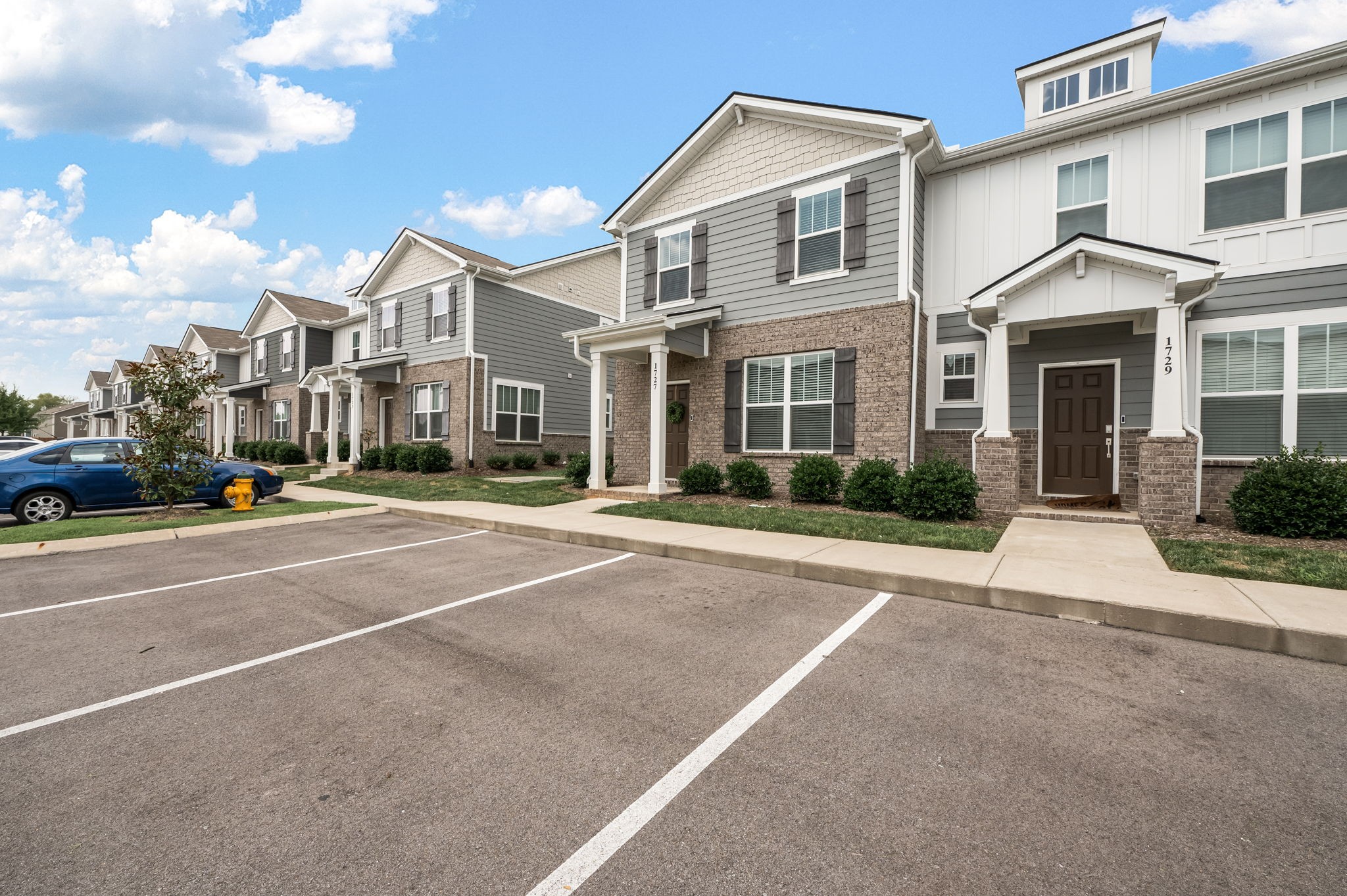 Photo 10 of 29 of 1727 Frodo Way townhome