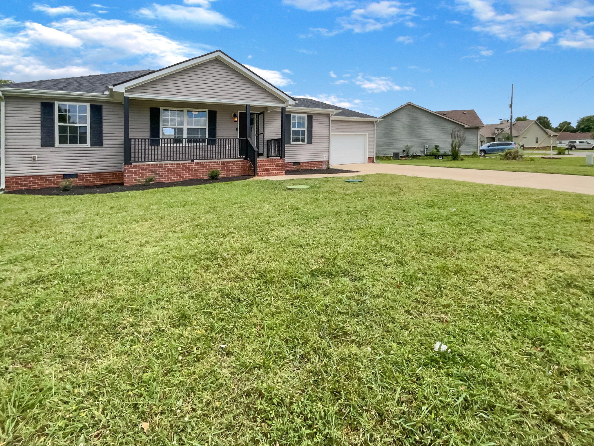 Photo 6 of 16 of 1302 Aretha Dr house