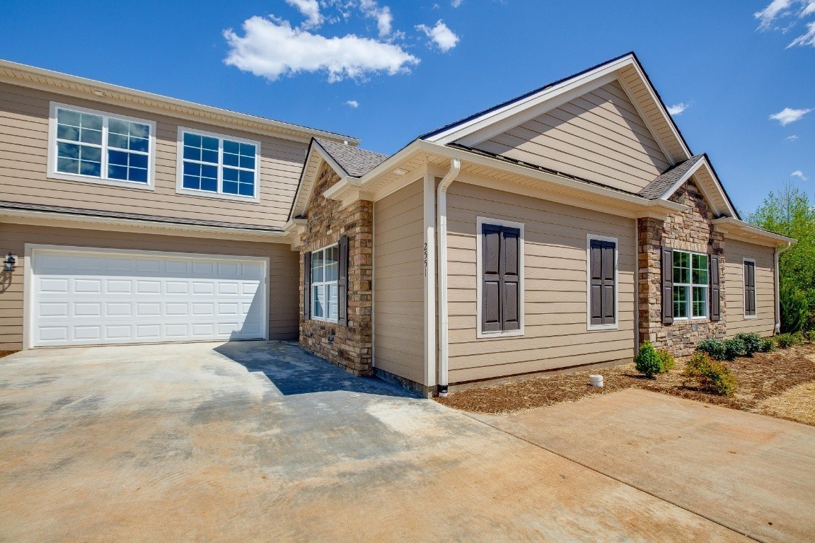 Photo 3 of 23 of 2676 Stonecenter Ln townhome