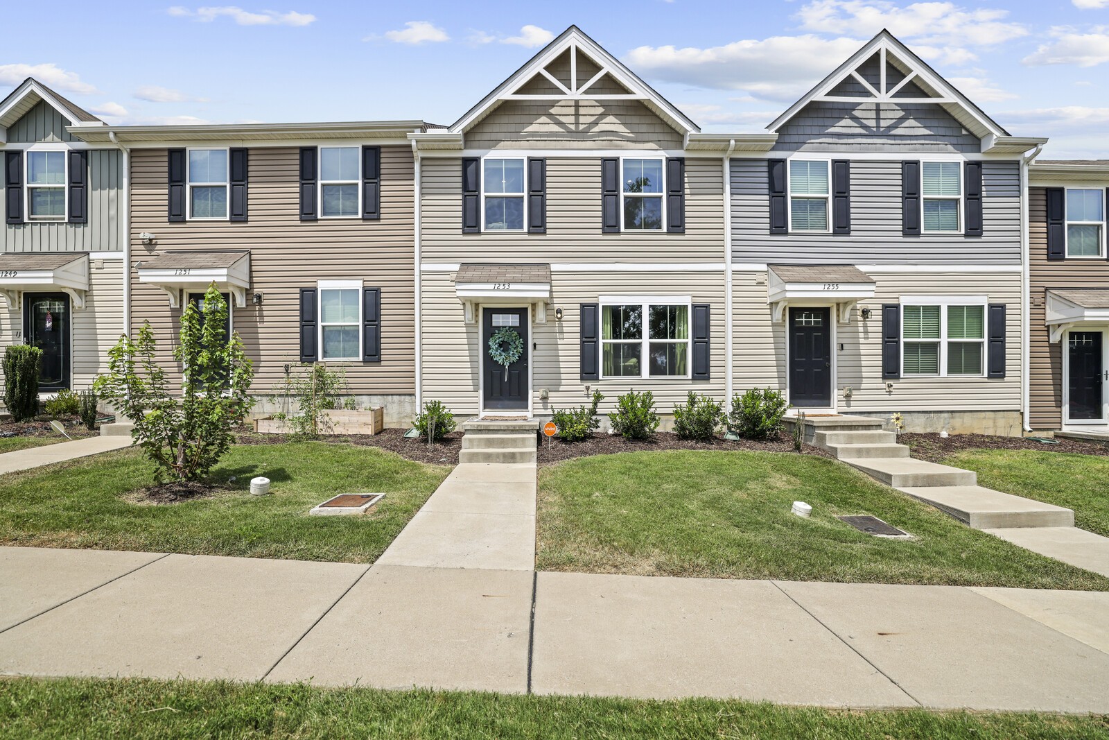 Photo 1 of 52 of 1253 Havenbrook Dr townhome