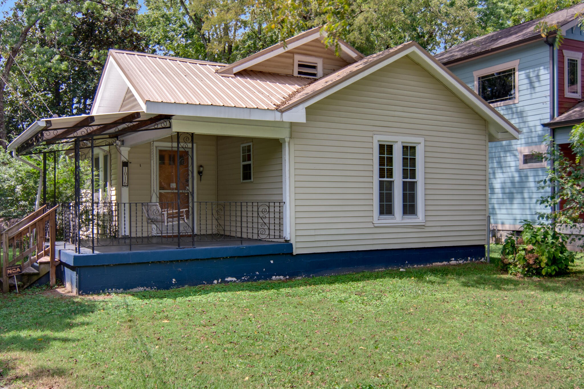 Photo 1 of 17 of 1016 Curdwood Blvd house