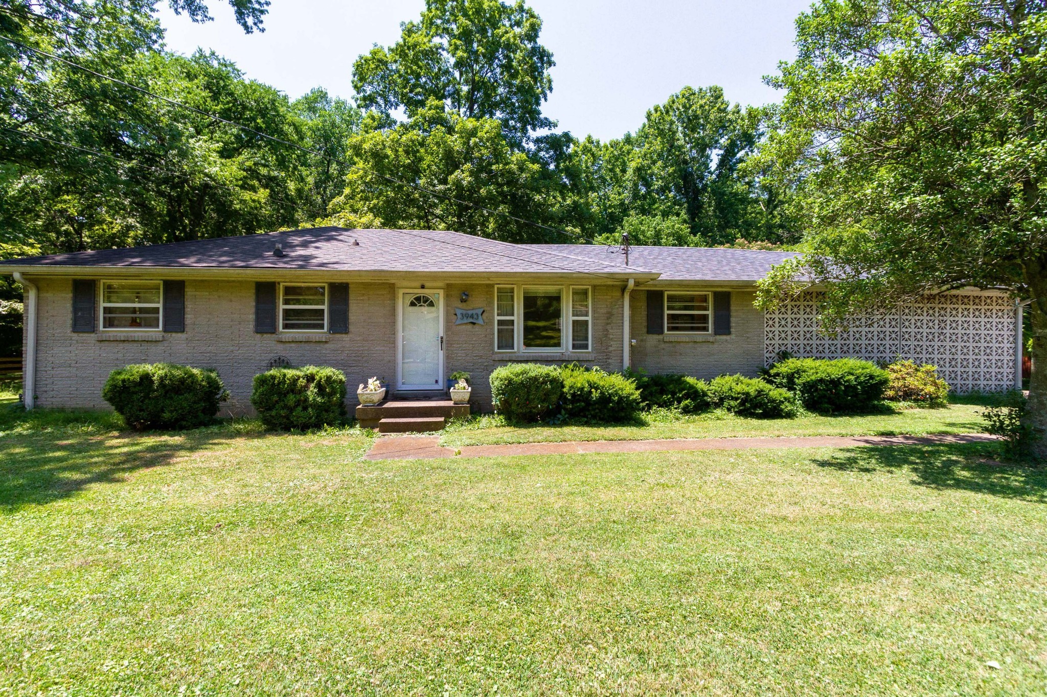 Photo 1 of 41 of 3943 Creekside Dr house