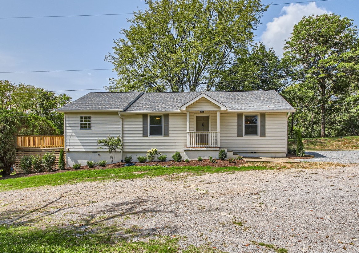 Photo 1 of 25 of 2407B Lloyd Ave house