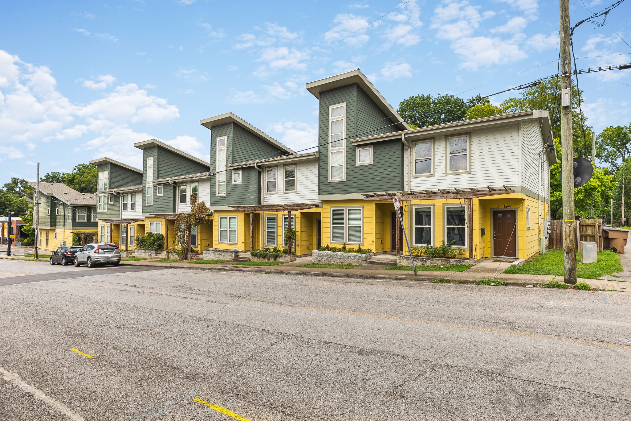 Photo 1 of 29 of 719 McFerrin Ave A townhome