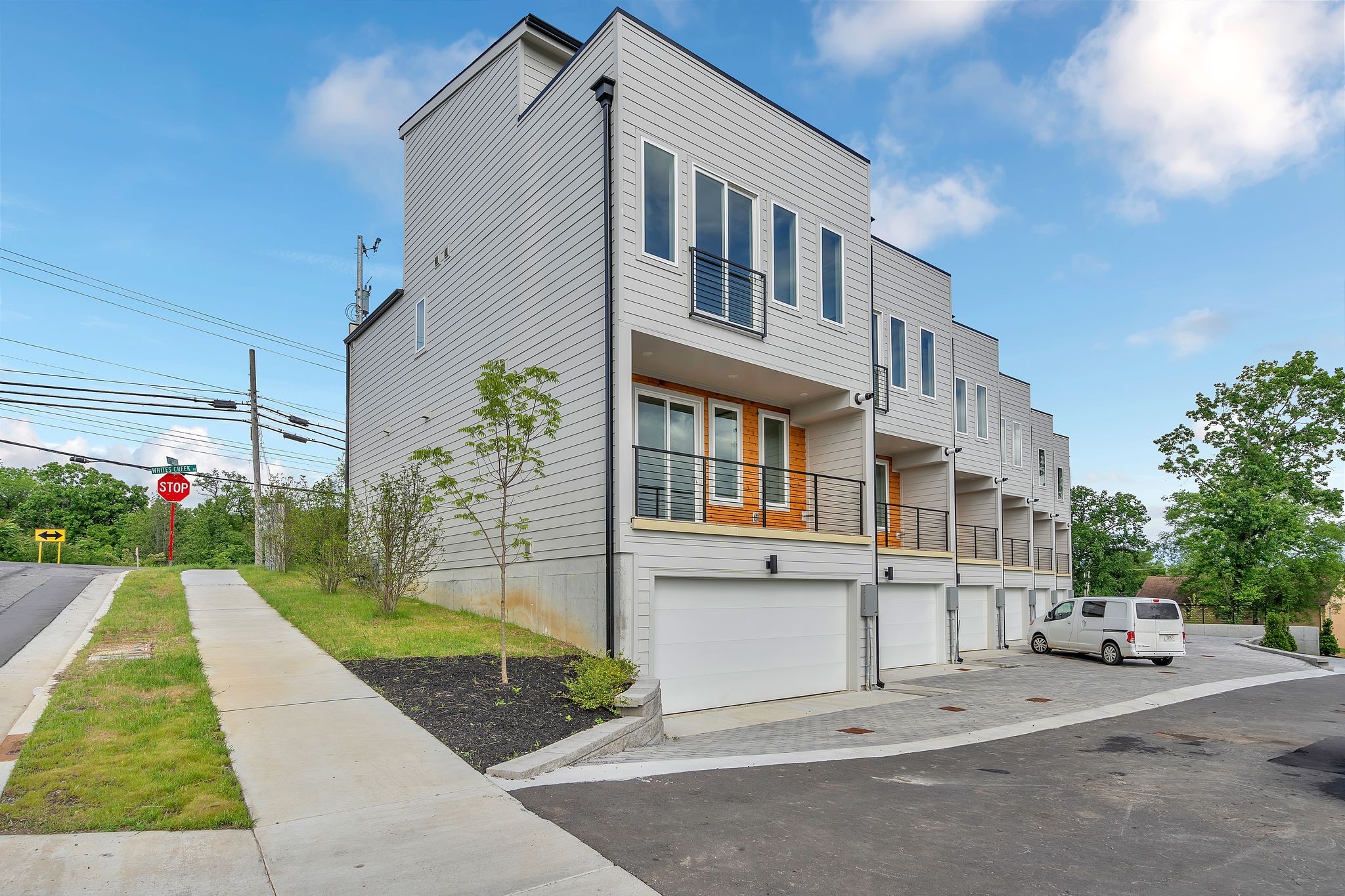 Photo 1 of 18 of 2240 Whites Creek Pike townhome