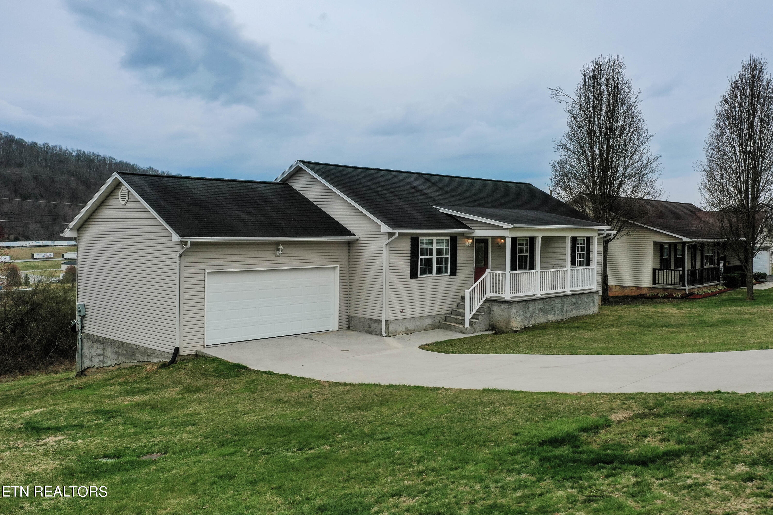 Photo 5 of 21 of 170 Mallory Drive house