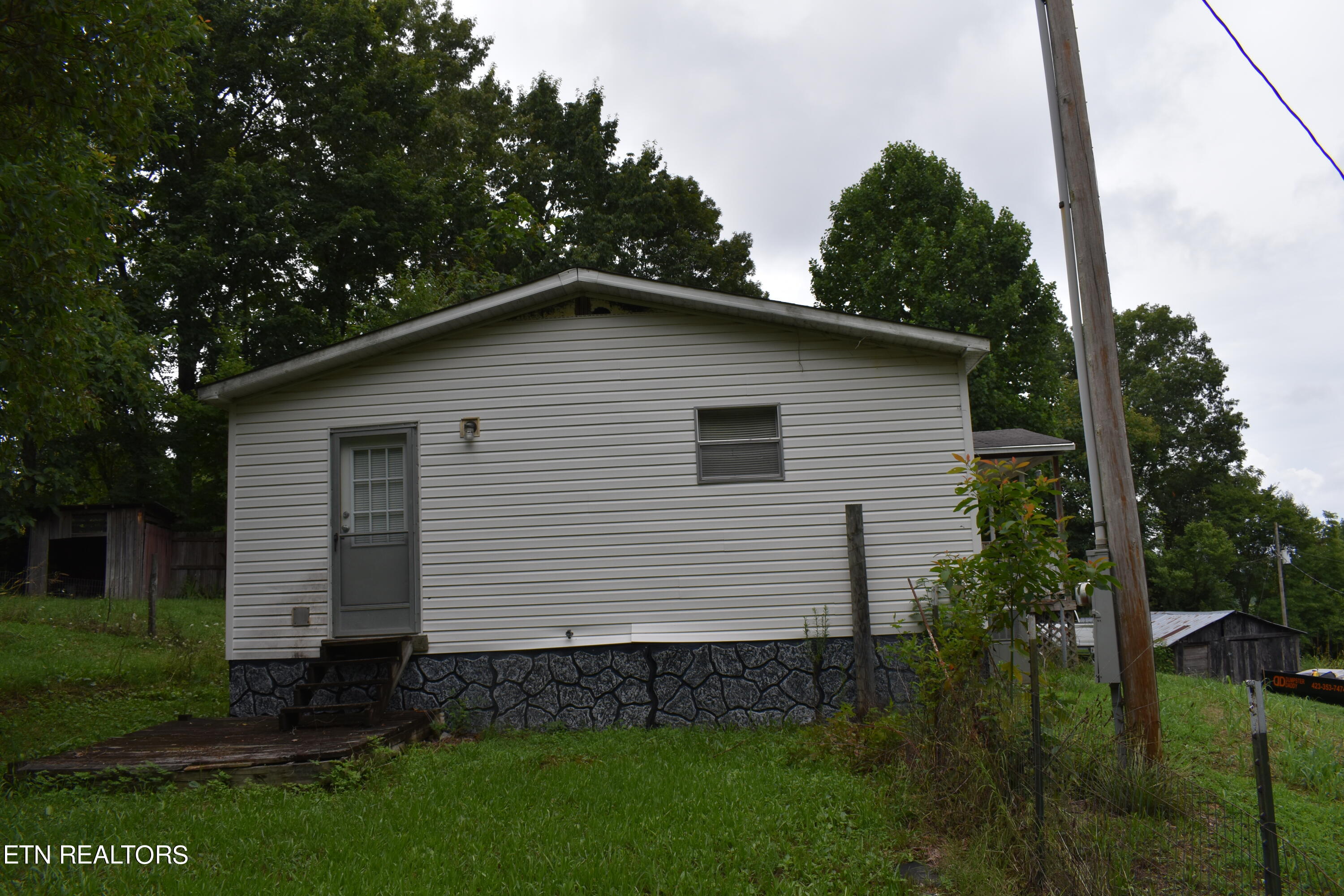 Photo 2 of 20 of 687 Cupp Ridge Rd mobile home