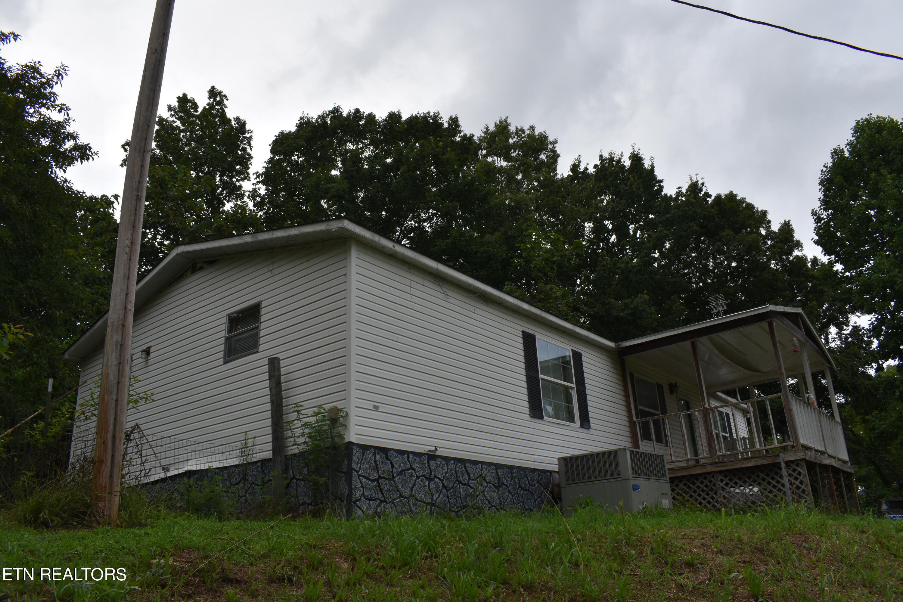 Photo 7 of 20 of 687 Cupp Ridge Rd mobile home