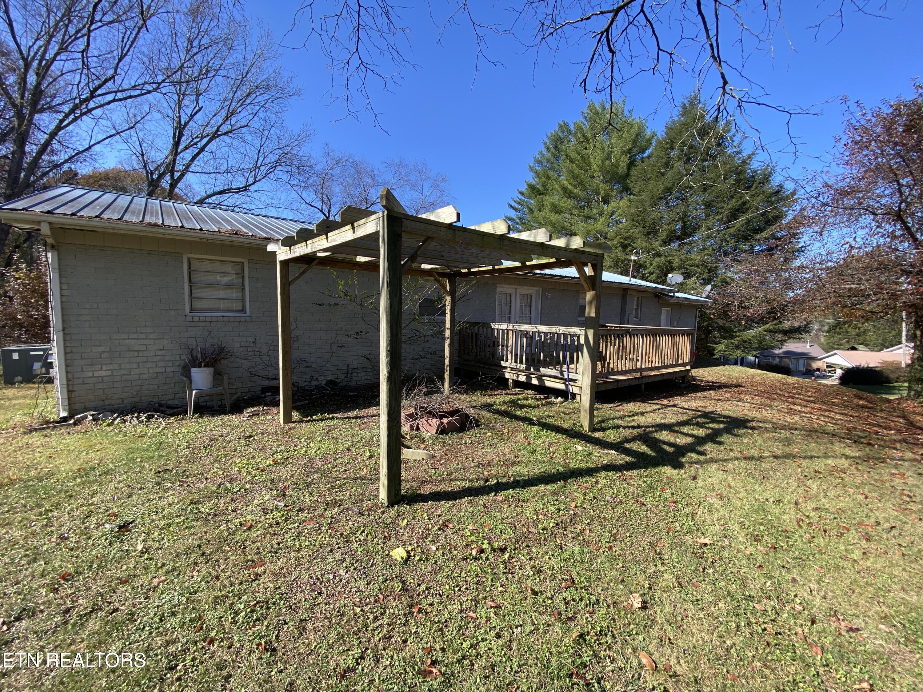 Photo 6 of 41 of 1821 Marcum Rd house