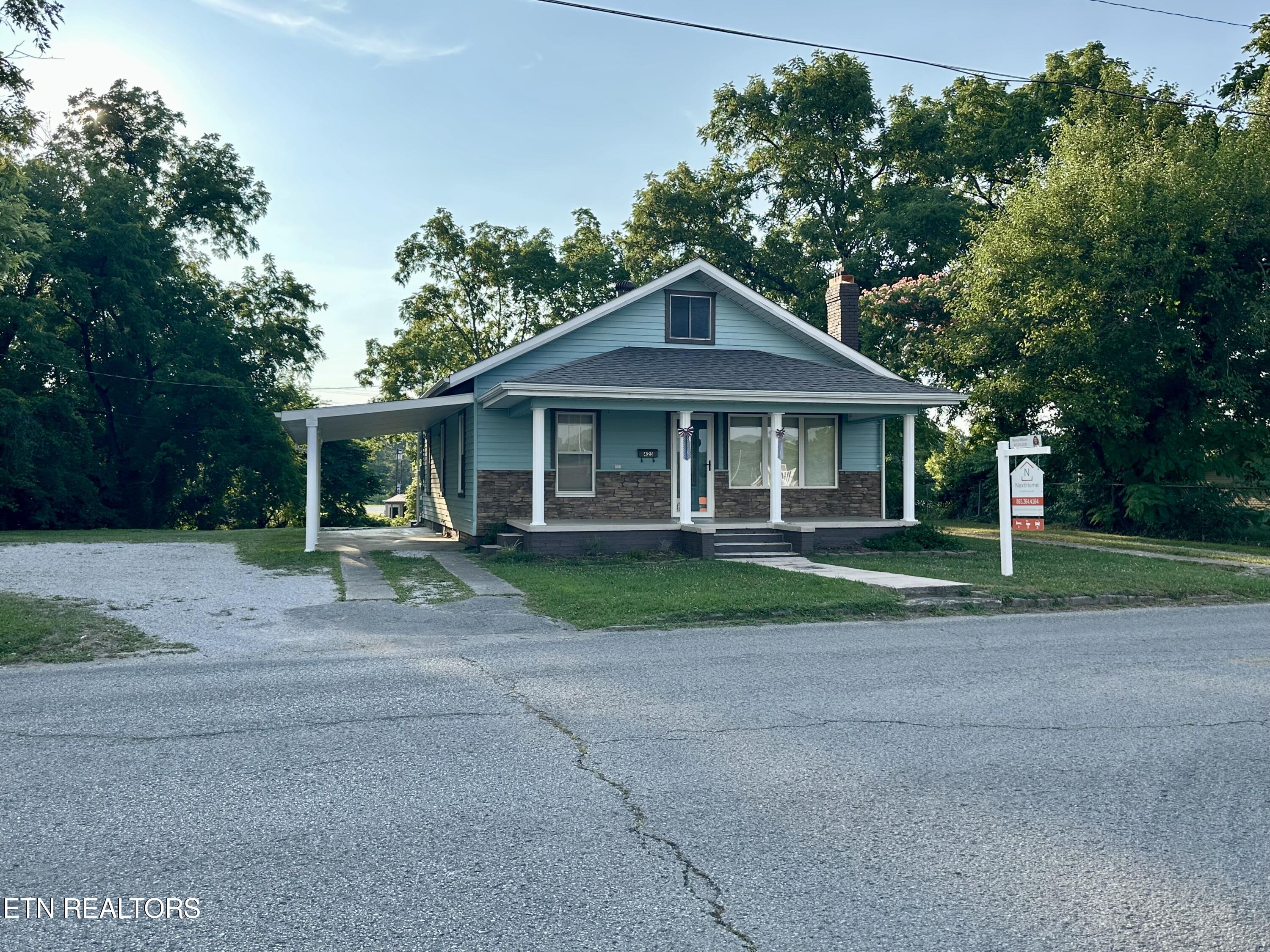 Photo 1 of 30 of 423 N Main St house