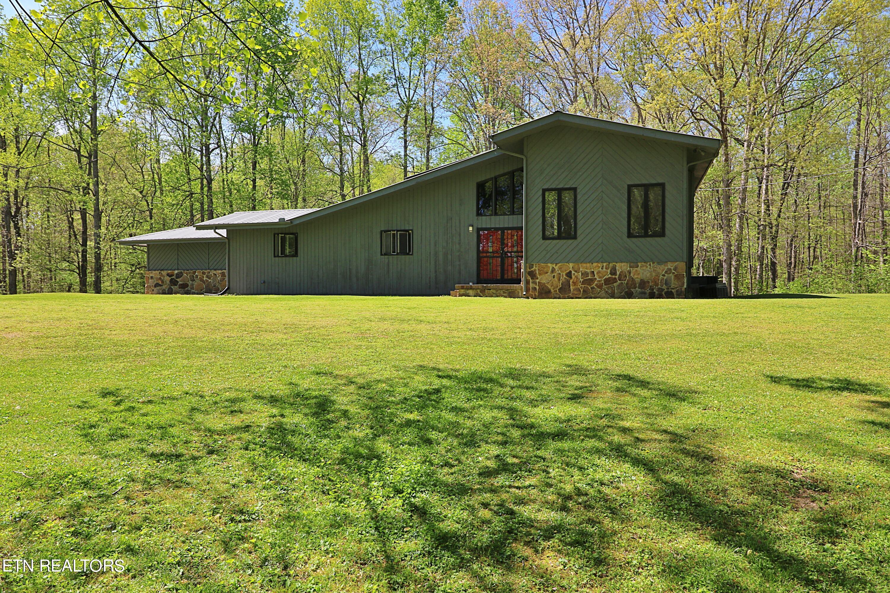 Photo 4 of 59 of 300 Burchfield Ave house