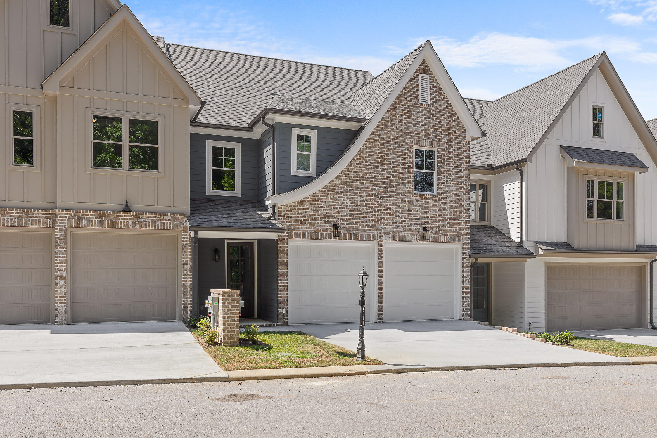 Photo 4 of 43 of 9706 Dutton Ln townhome